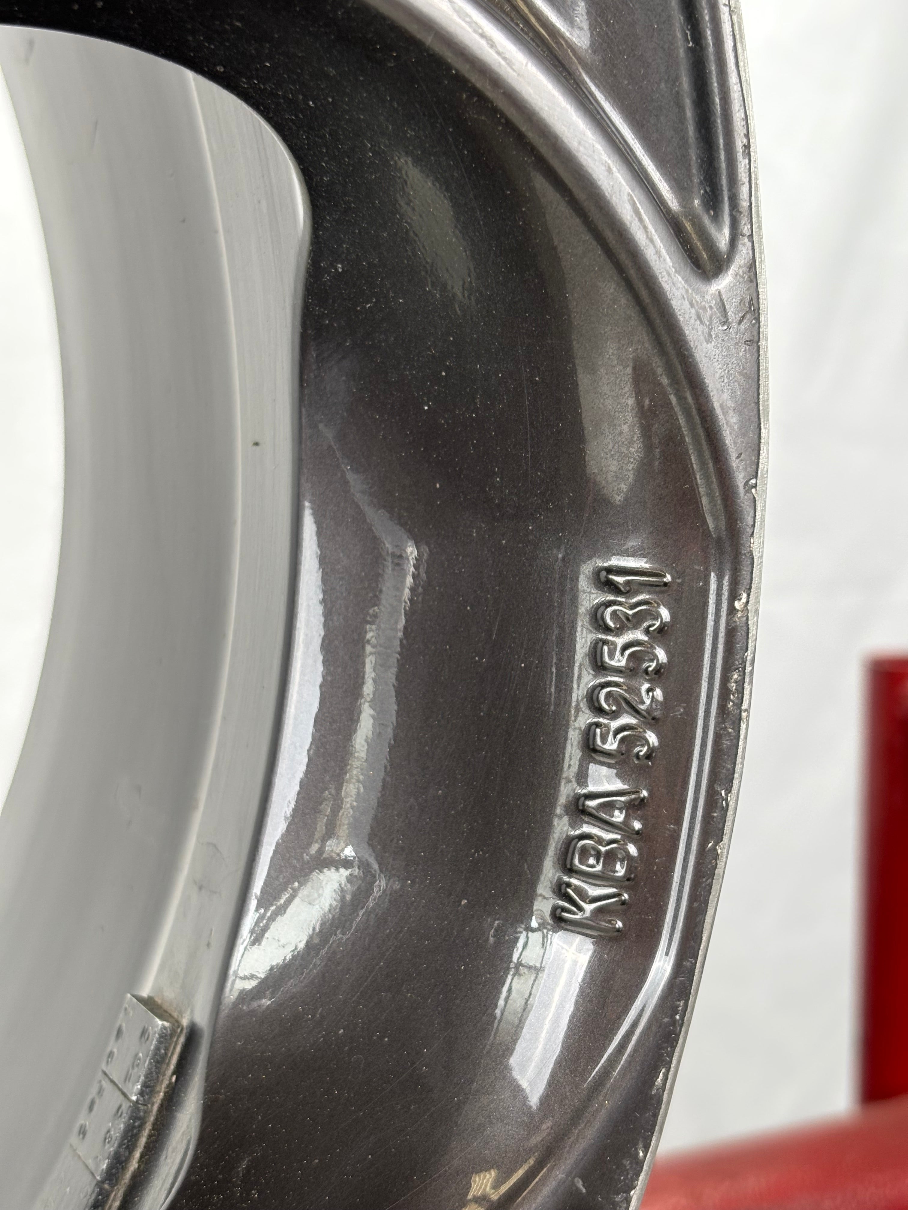 1 Cerchio in lega Alfa Romeo da 19”