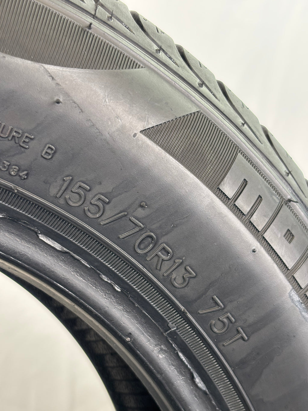 155/70 R13 75T Momo Outrun M1