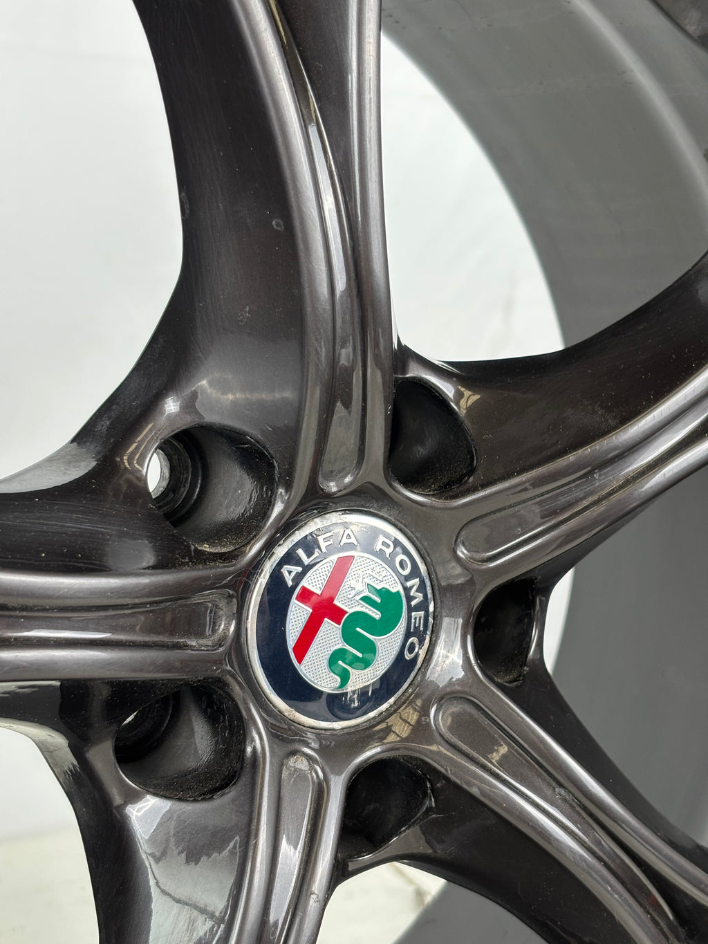 1 Cerchio in lega Alfa Romeo da 19”
