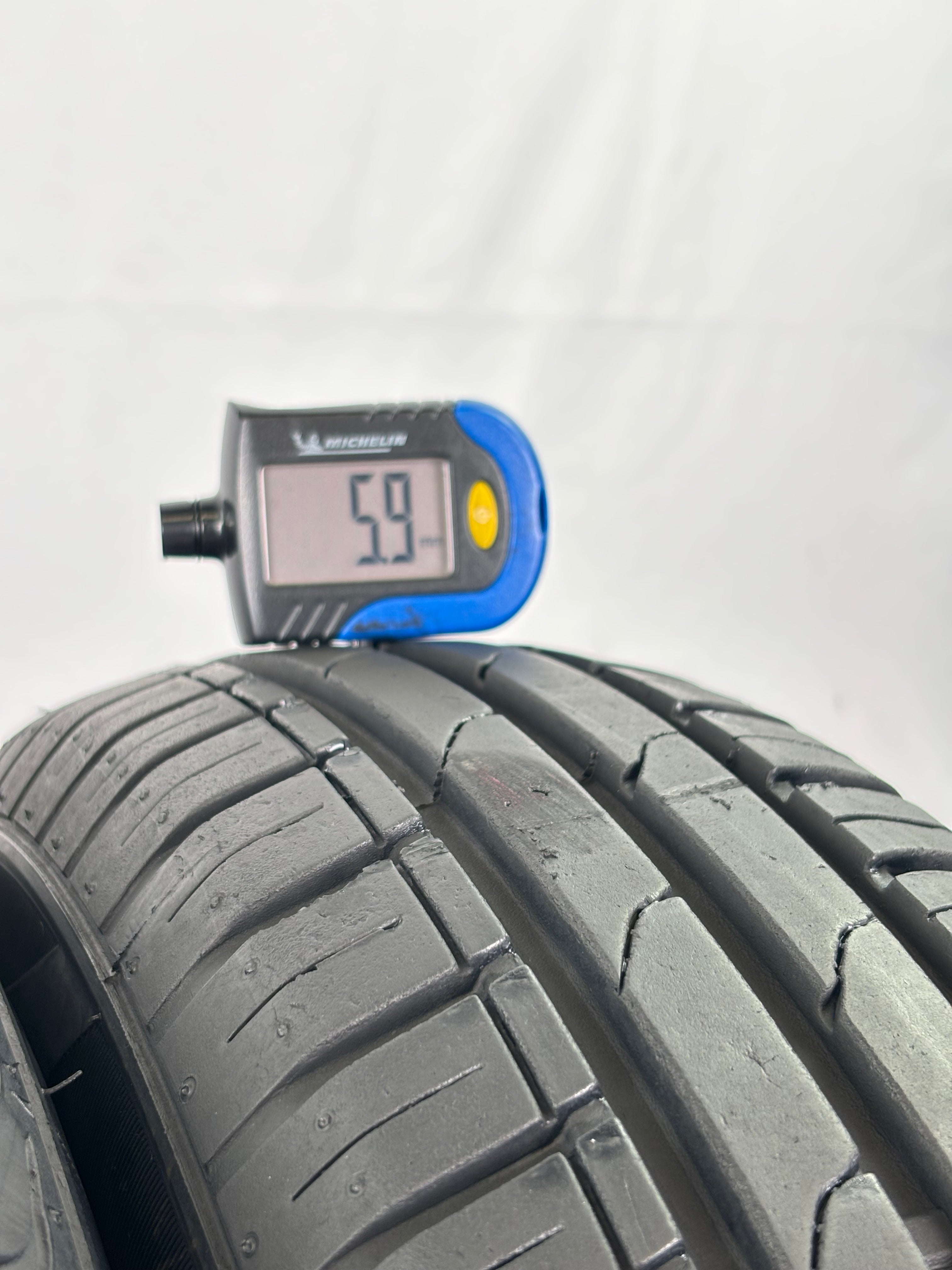 155/70 R13 75T Momo Outrun M1