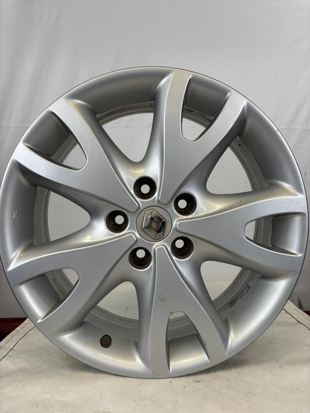 4 Cerchi in lega Renault da 17”