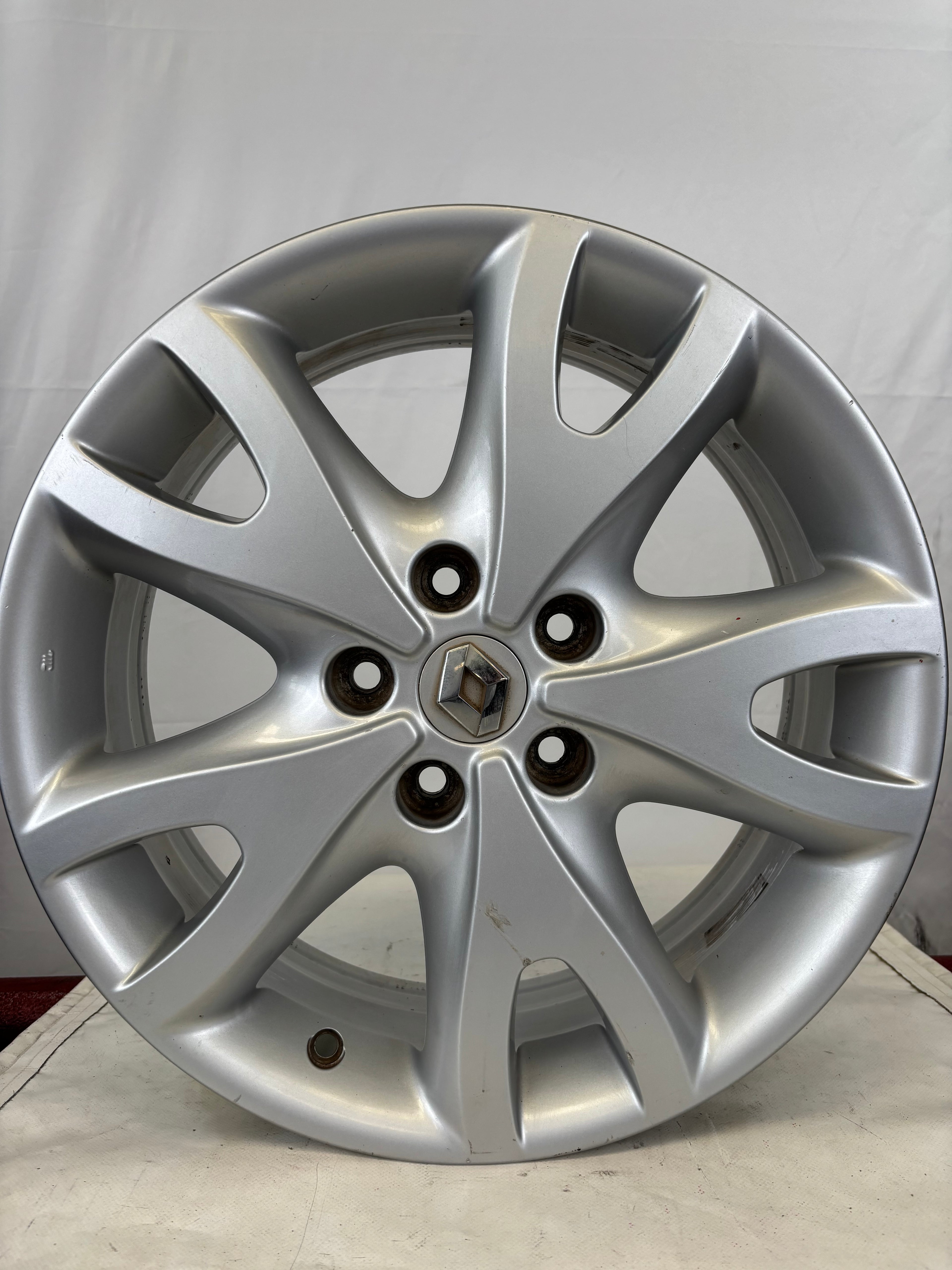4 Cerchi in lega Renault da 17”