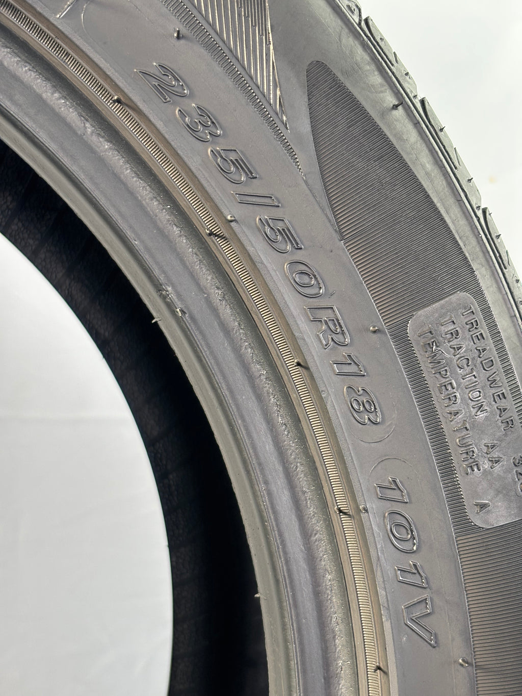 235/50 R18 101V XL Nexen Nfera Ru1