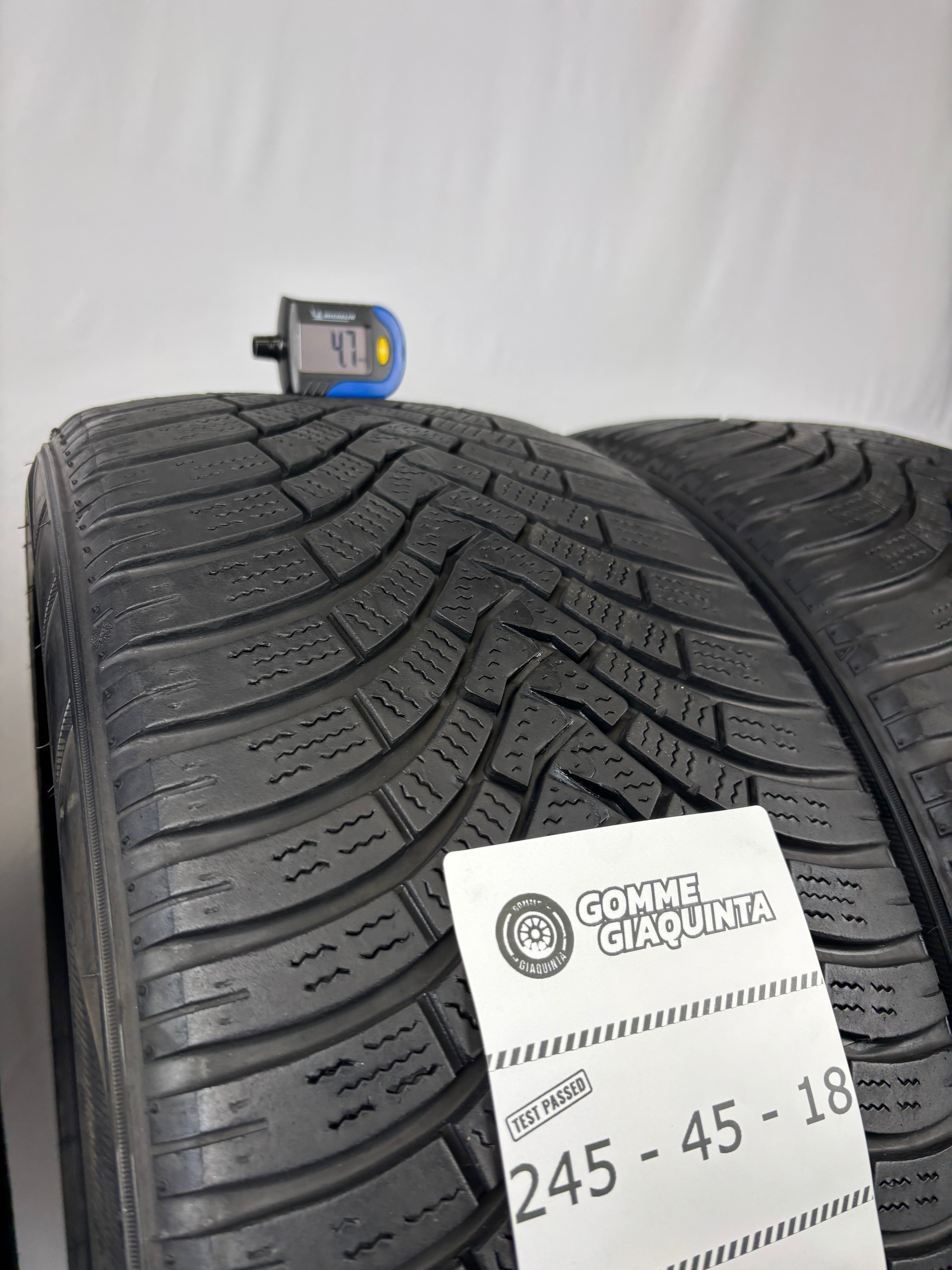 245/45 R18 100V Falken EuroWinter