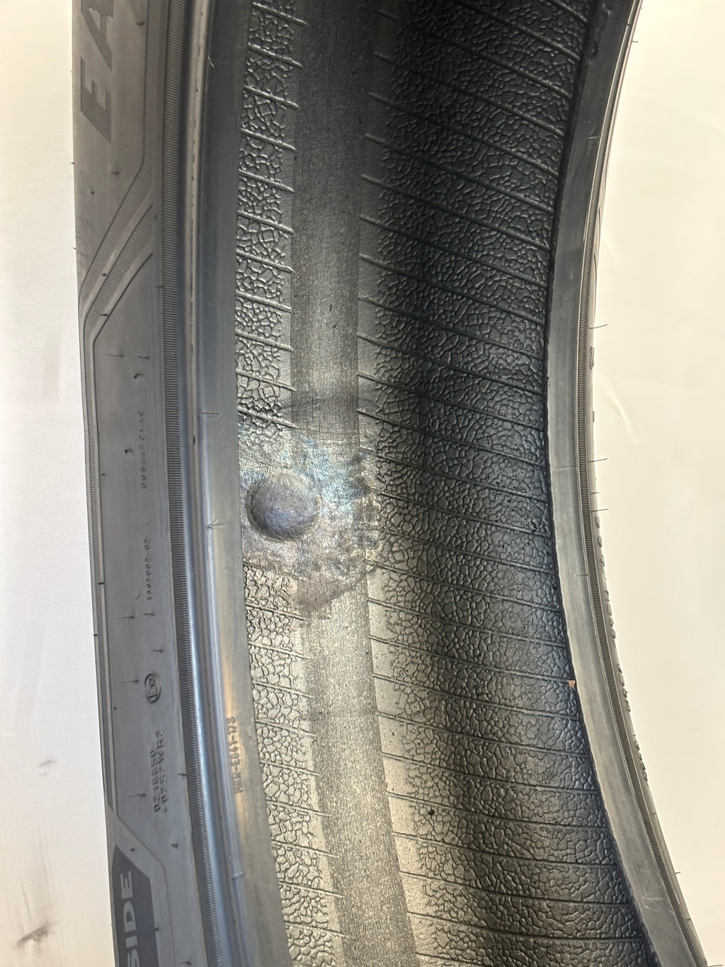 235/60 R18 103W Good Year Eagle F1