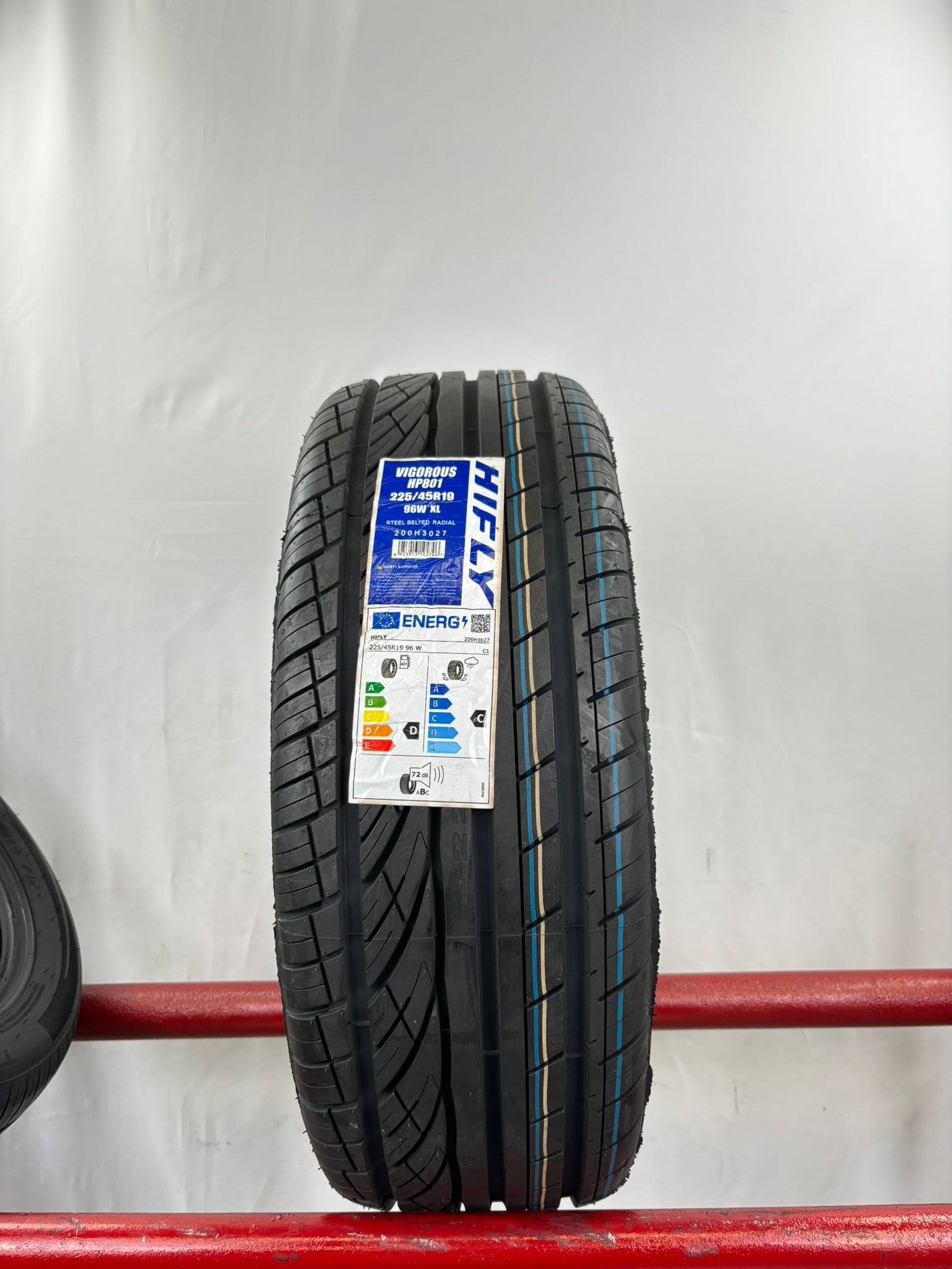 225/45 R19 96W XL Hifly Vigorous Hp 801