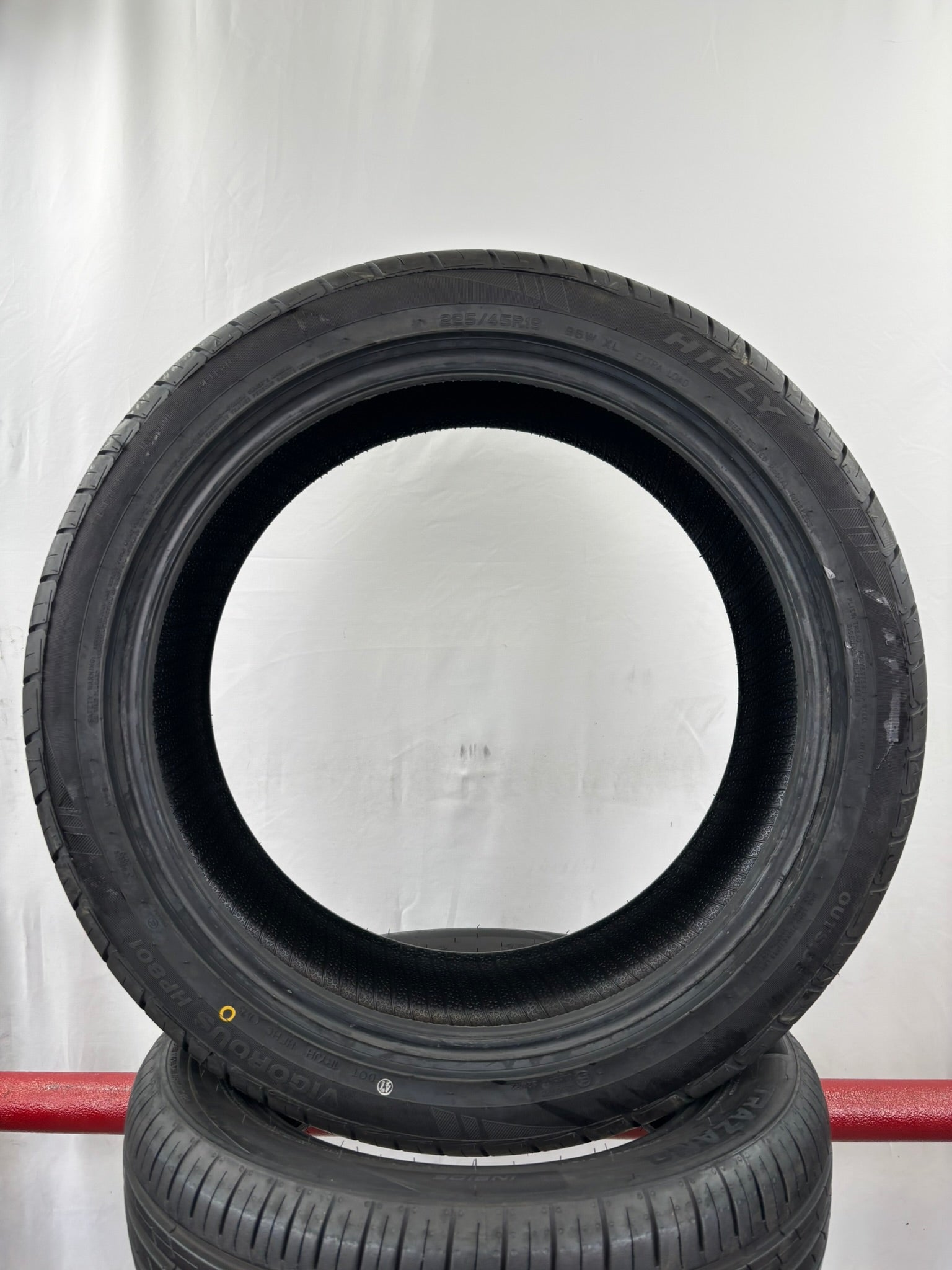 225/45 R19 96W XL Hifly Vigorous Hp 801