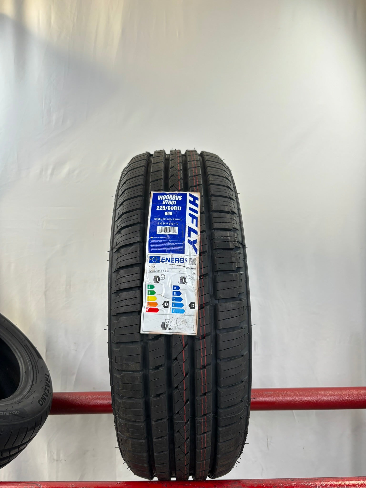 225/60 R17 99H Hifly Vigorous HT601
