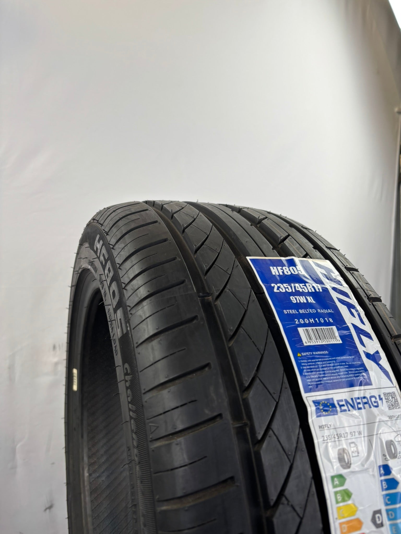 235/45 R17 97W XL Hifly HF805