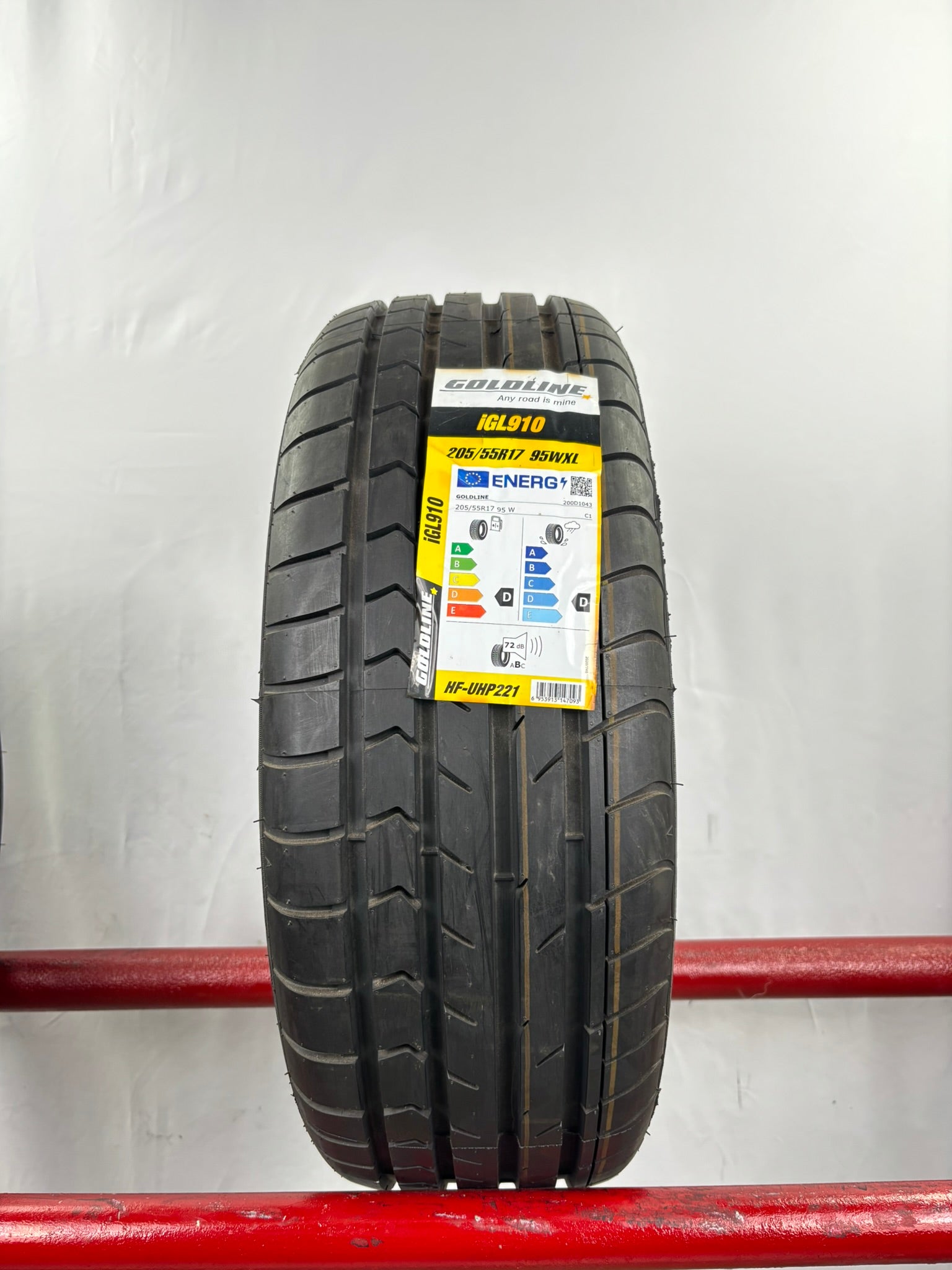 205/55 R17 95W XL Goldline Igl910