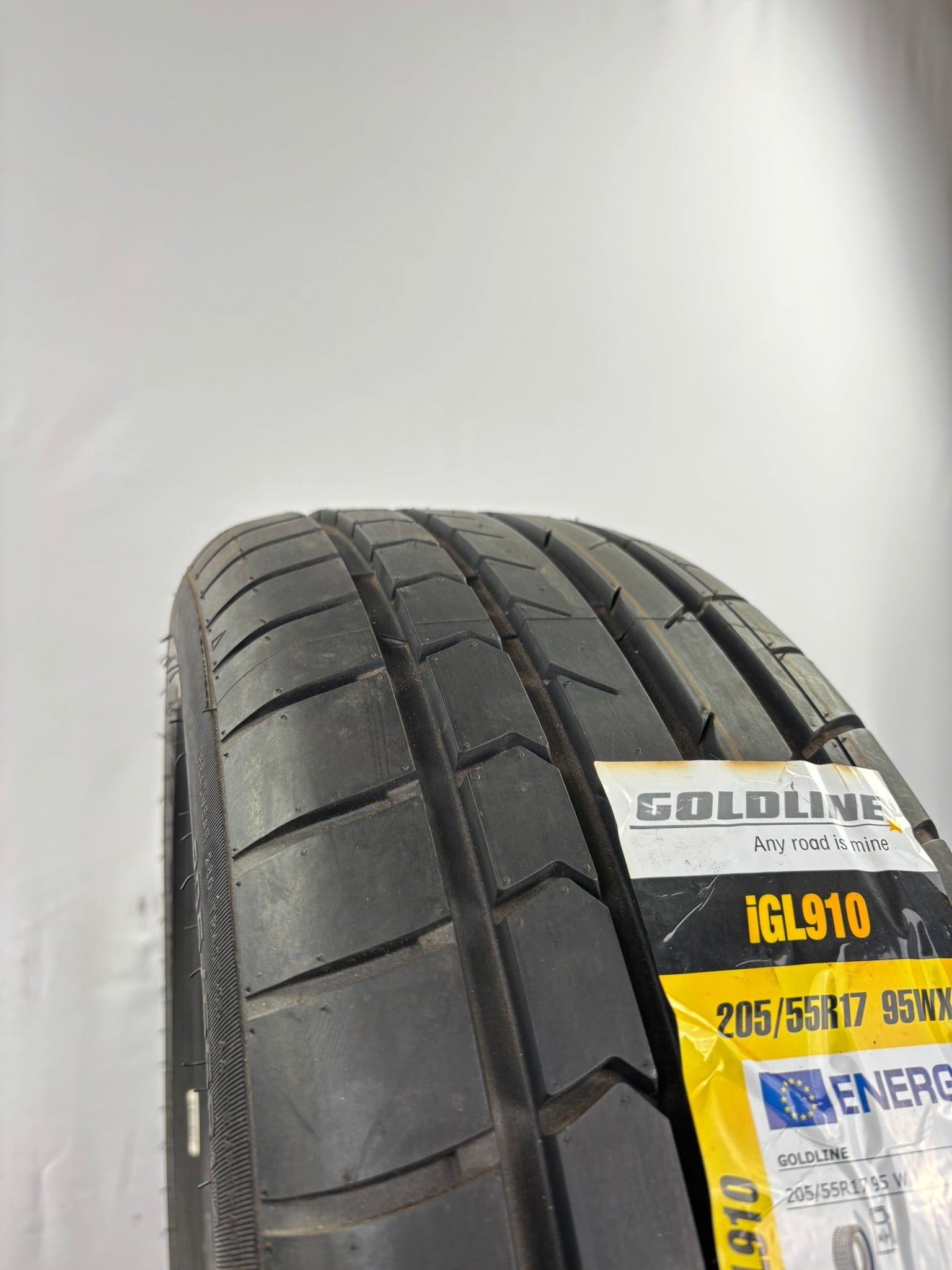 205/55 R17 95W XL Goldline Igl910