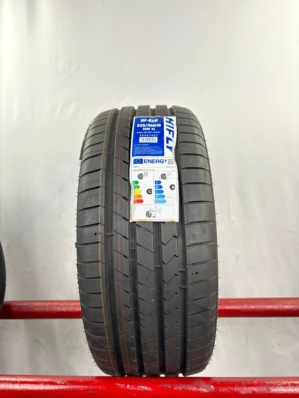 225/40 R18 92W XL Hifly HF-820