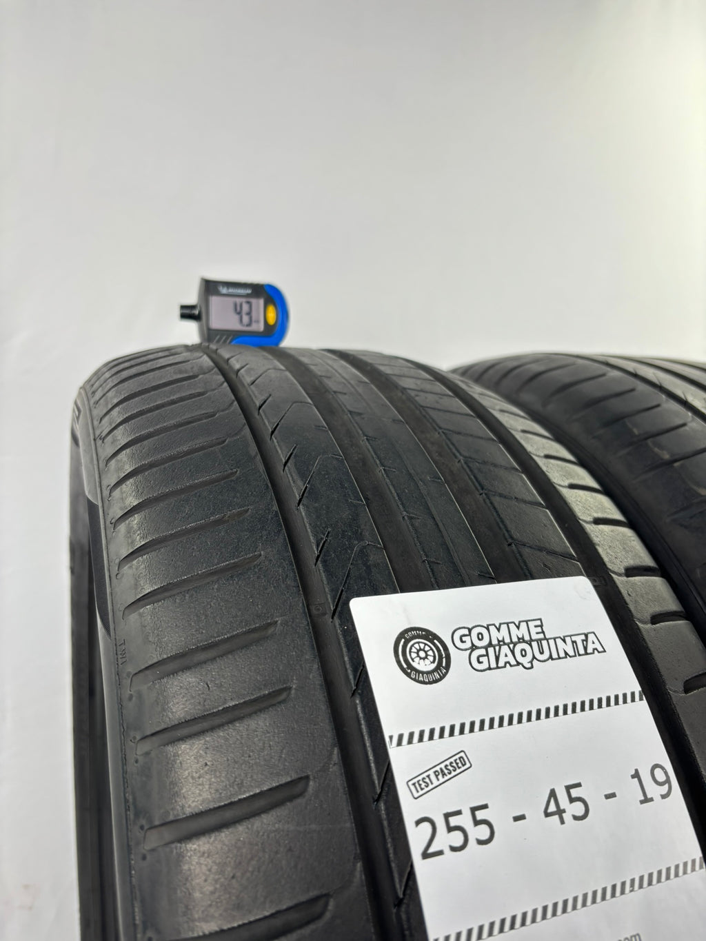 255/45 R19 100V Pirelli Scorpion