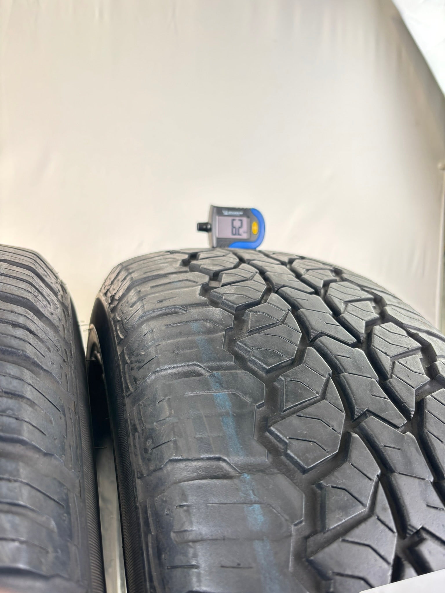 255/70 R16 111T Lanvigator Catchfors A/T M+S