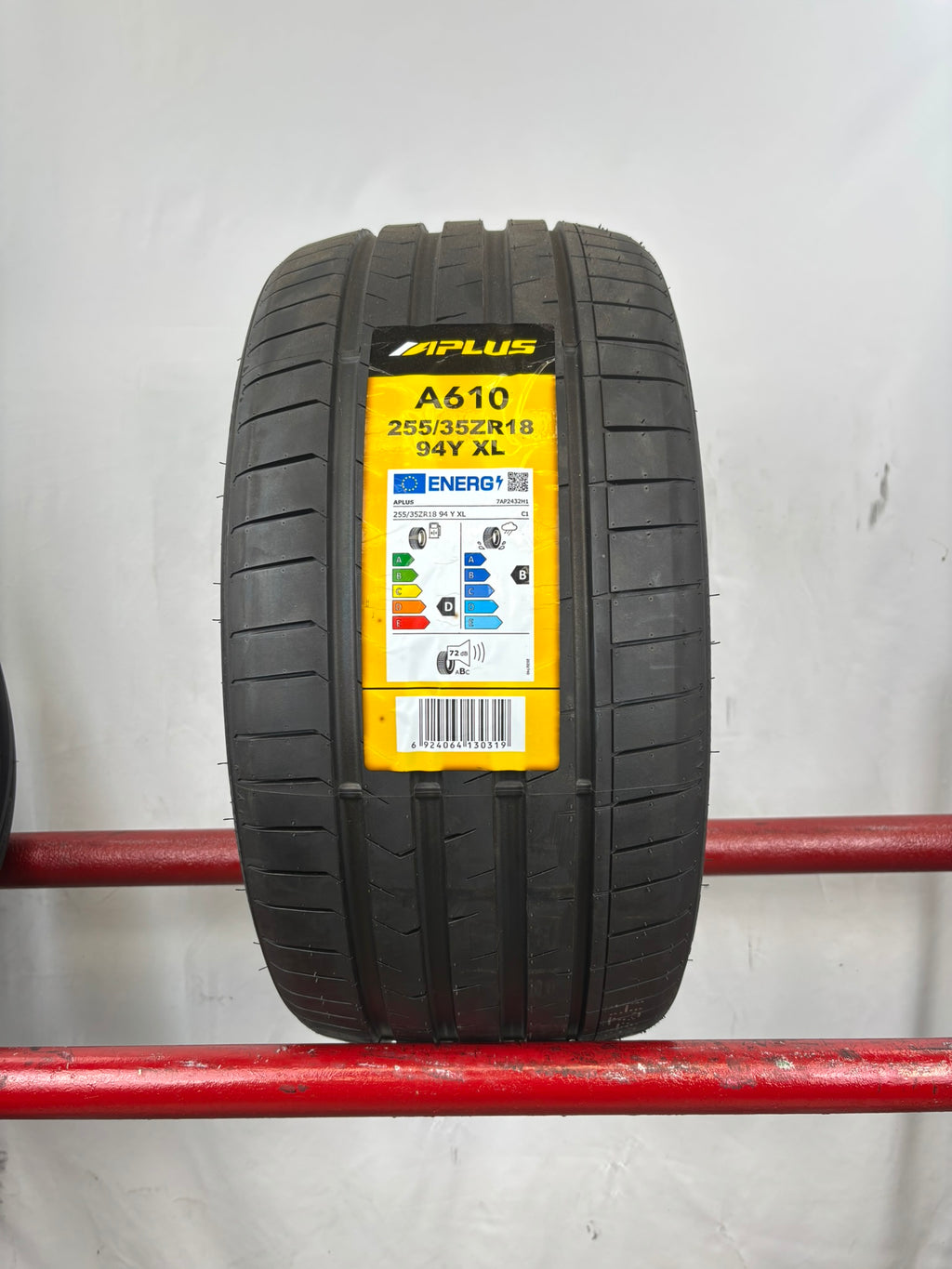 255/35 R18 94Y XL Aplus A610 M+S