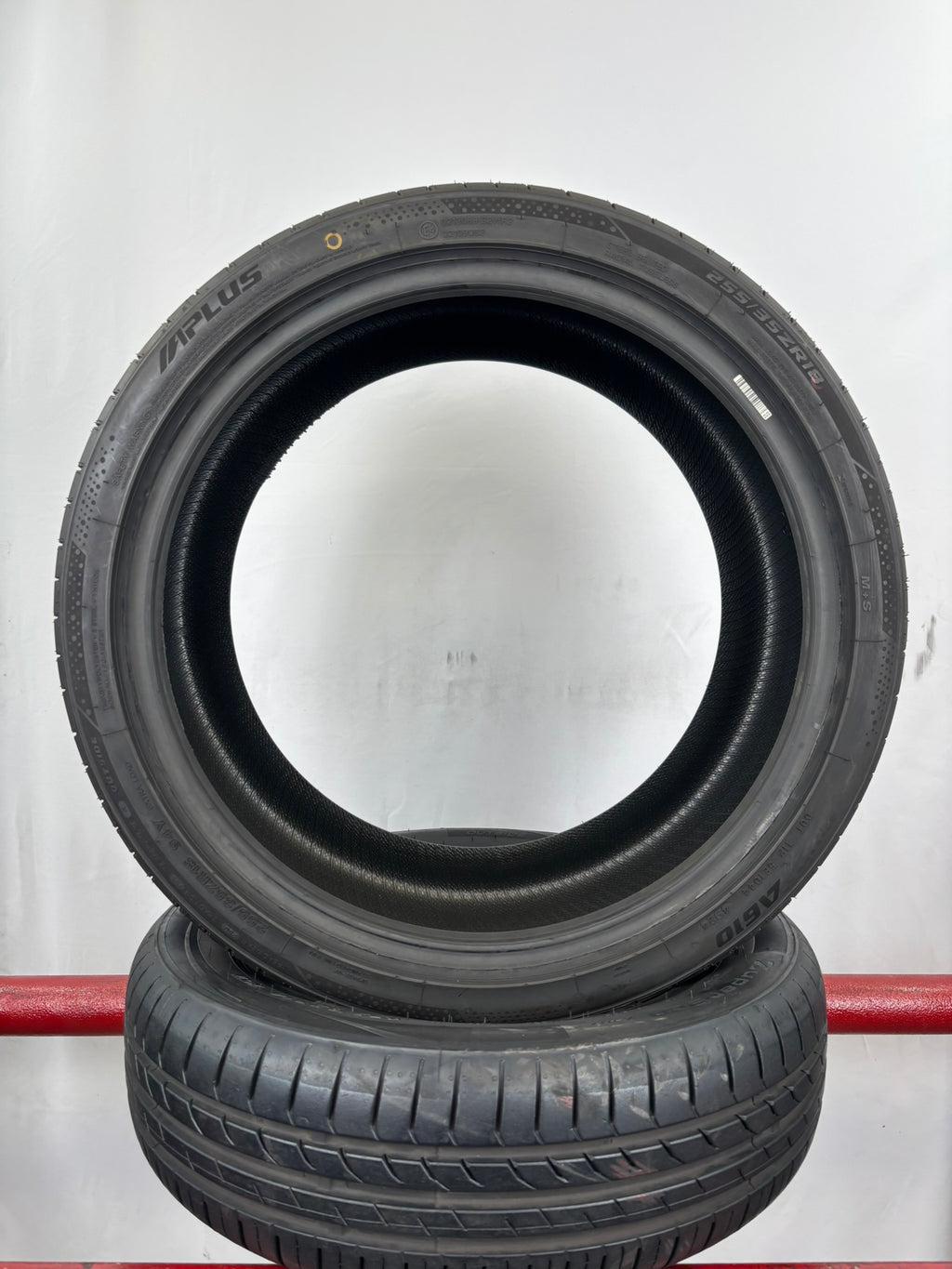 255/35 R18 94Y XL Aplus A610 M+S