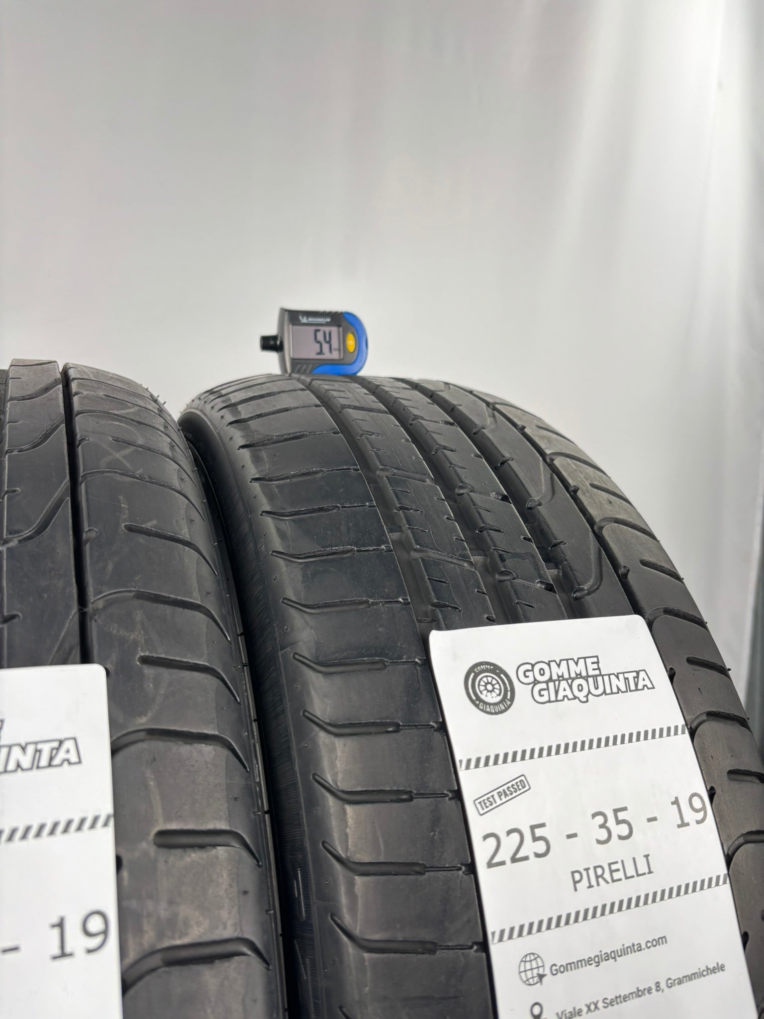 225/35 R19 88Y RFT Pirelli Pzero