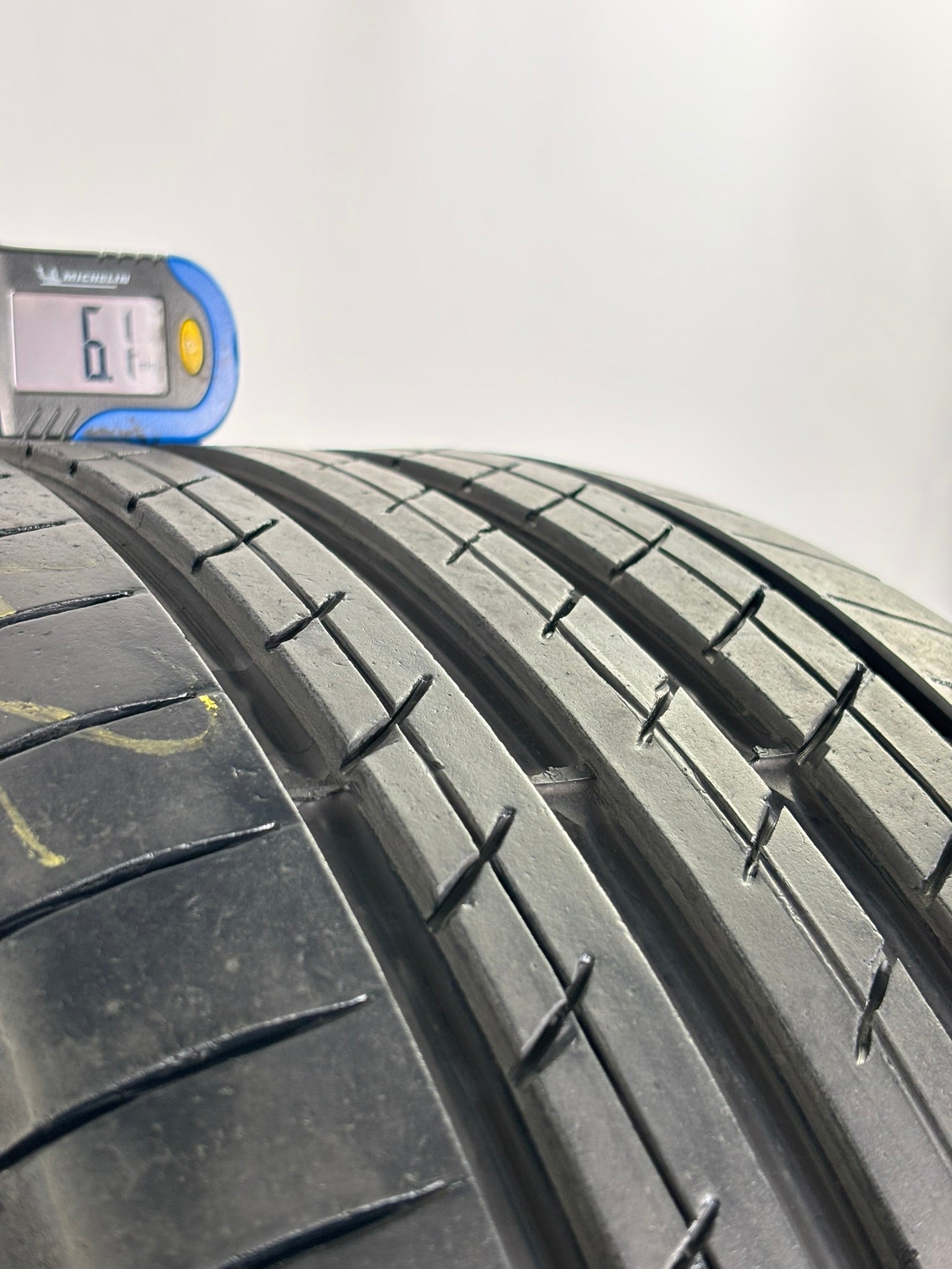 245/45 R18 100Y Fulda