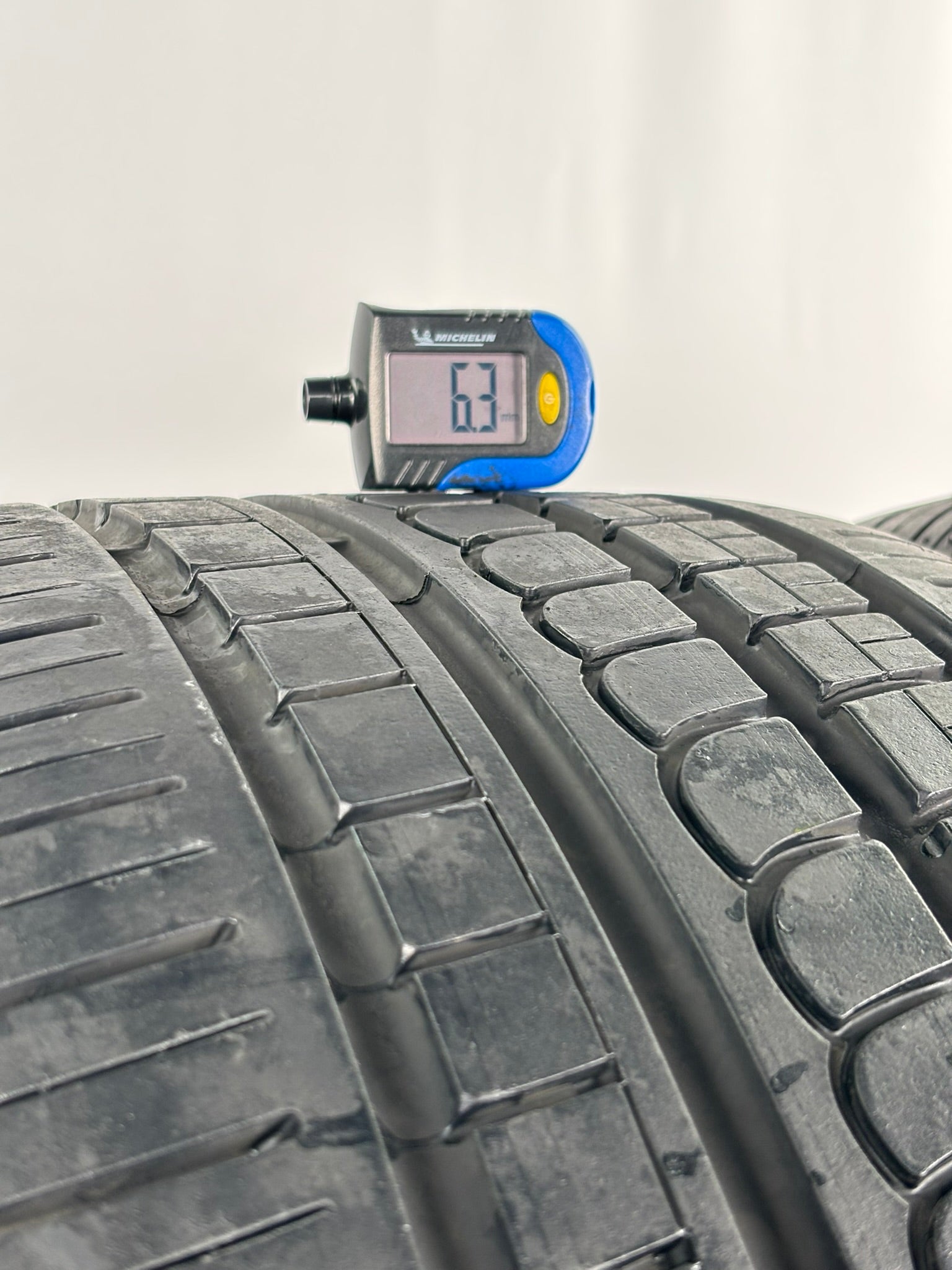 295/35 R18 99Y Pirelli Pzero Rosso