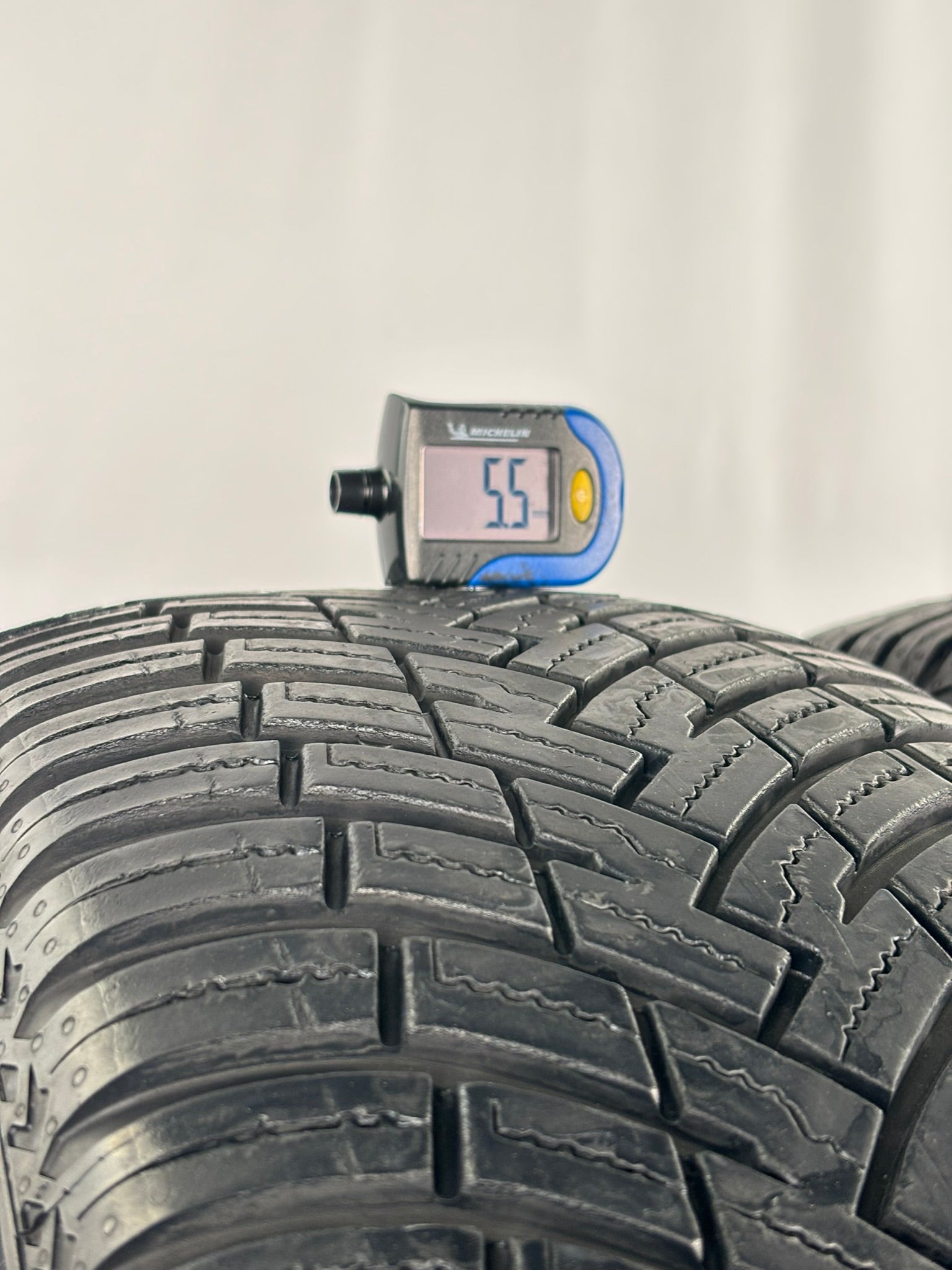 225/65 R17 106V Pirelli Cinturato All season M+S