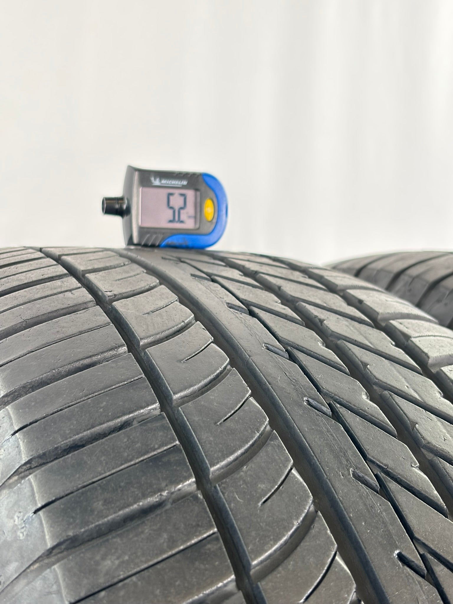 255/60 R18 112W Good Year Eagle F1 At M+S