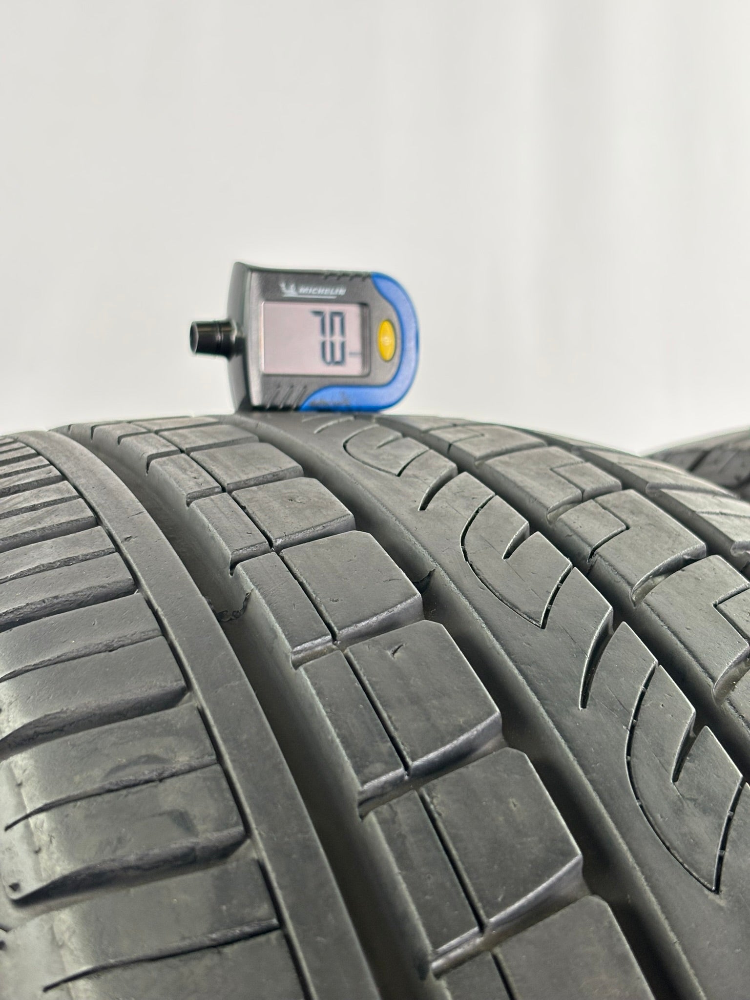 235/55 R18 104V XL Austone Sp-303