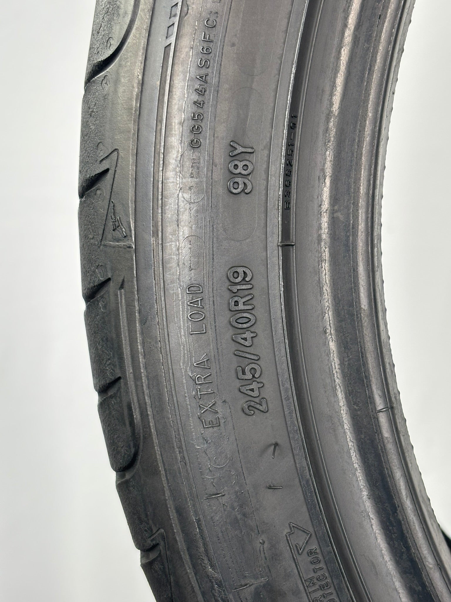245/40 R19 98Y XL Good Year  Eagle F1