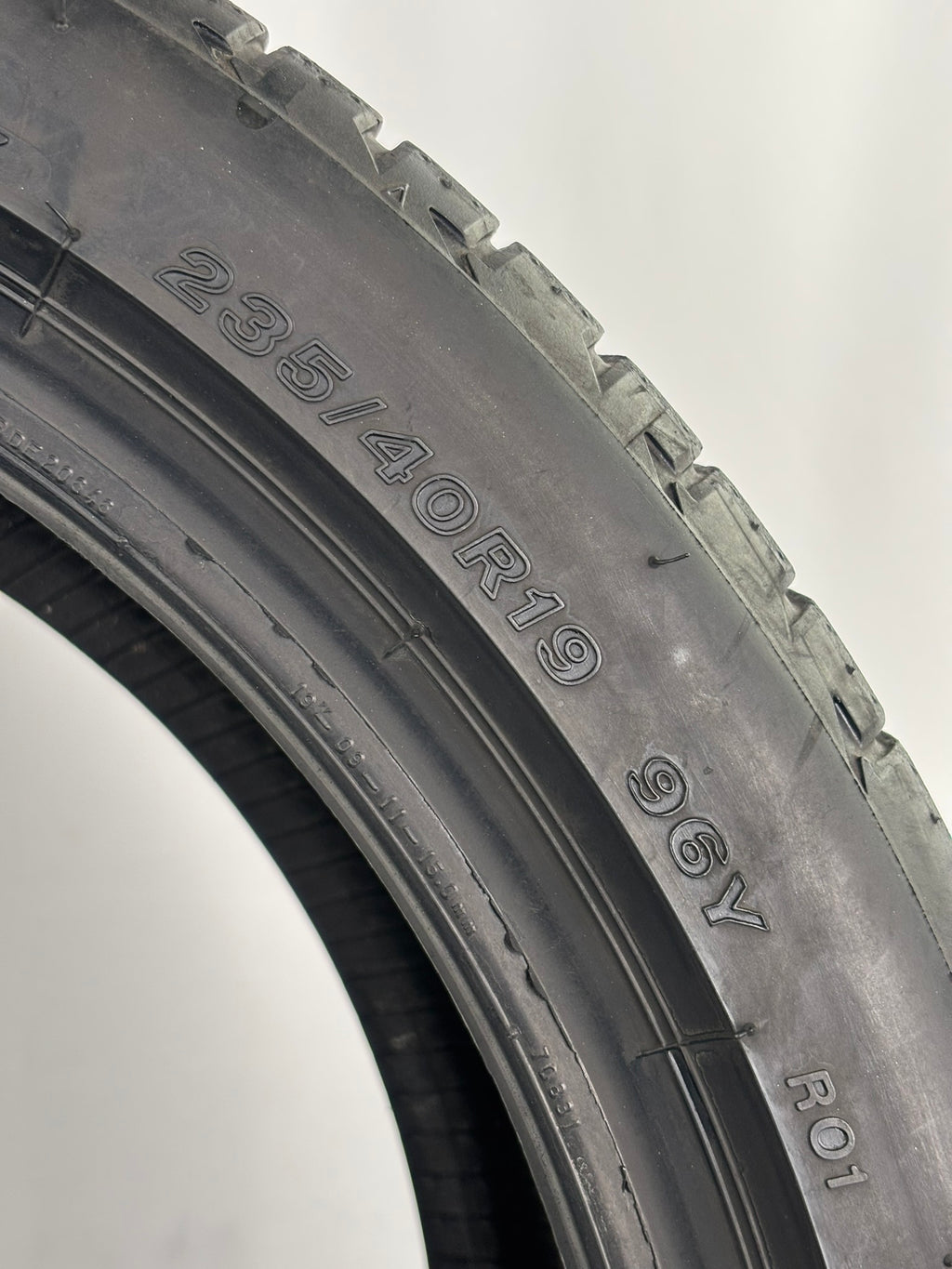 235/40 R19 96Y XL Bridgestone Potenza s001