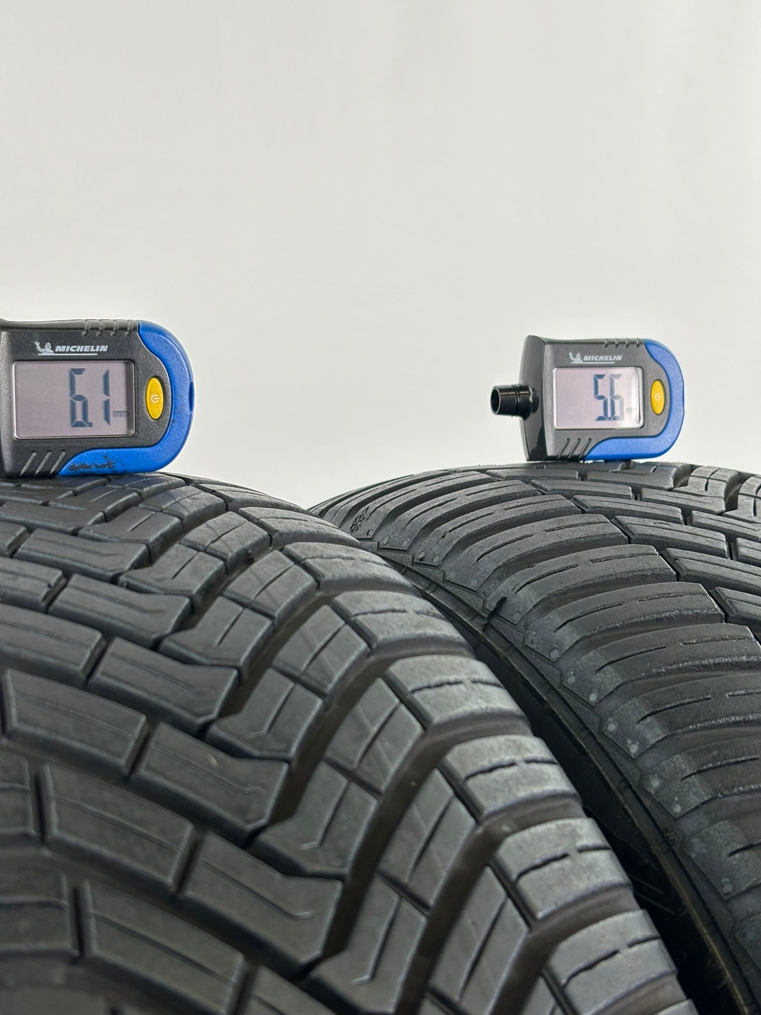 195/60 R15 92V XL Continental All Season Contact