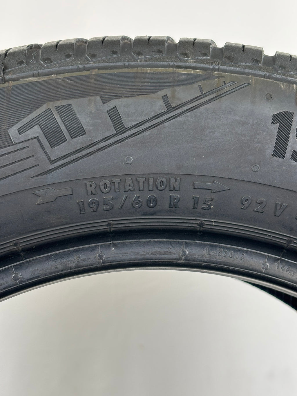 195/60 R15 92V XL Continental All Season Contact