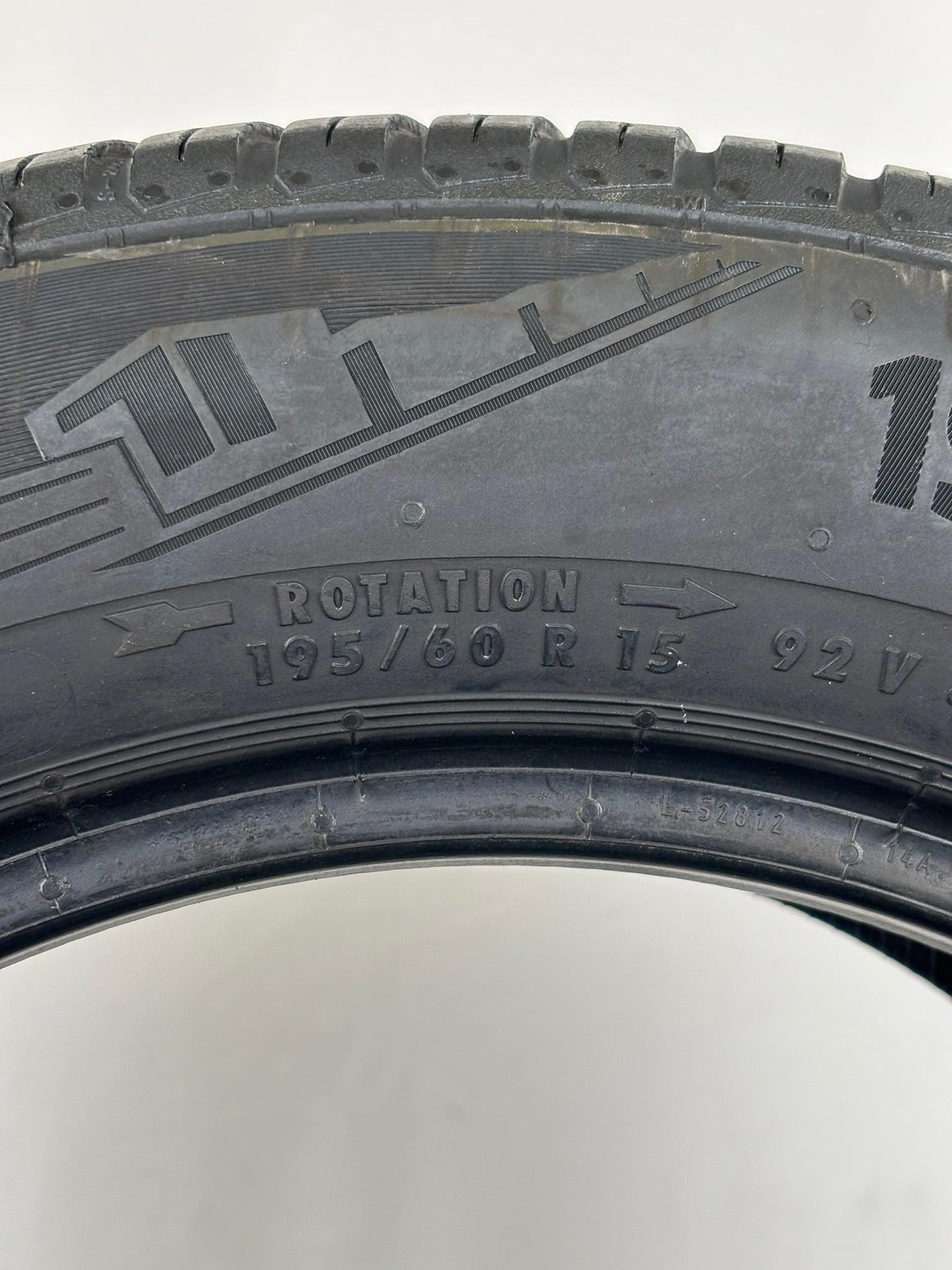 195/60 R15 92V XL Continental All Season Contact