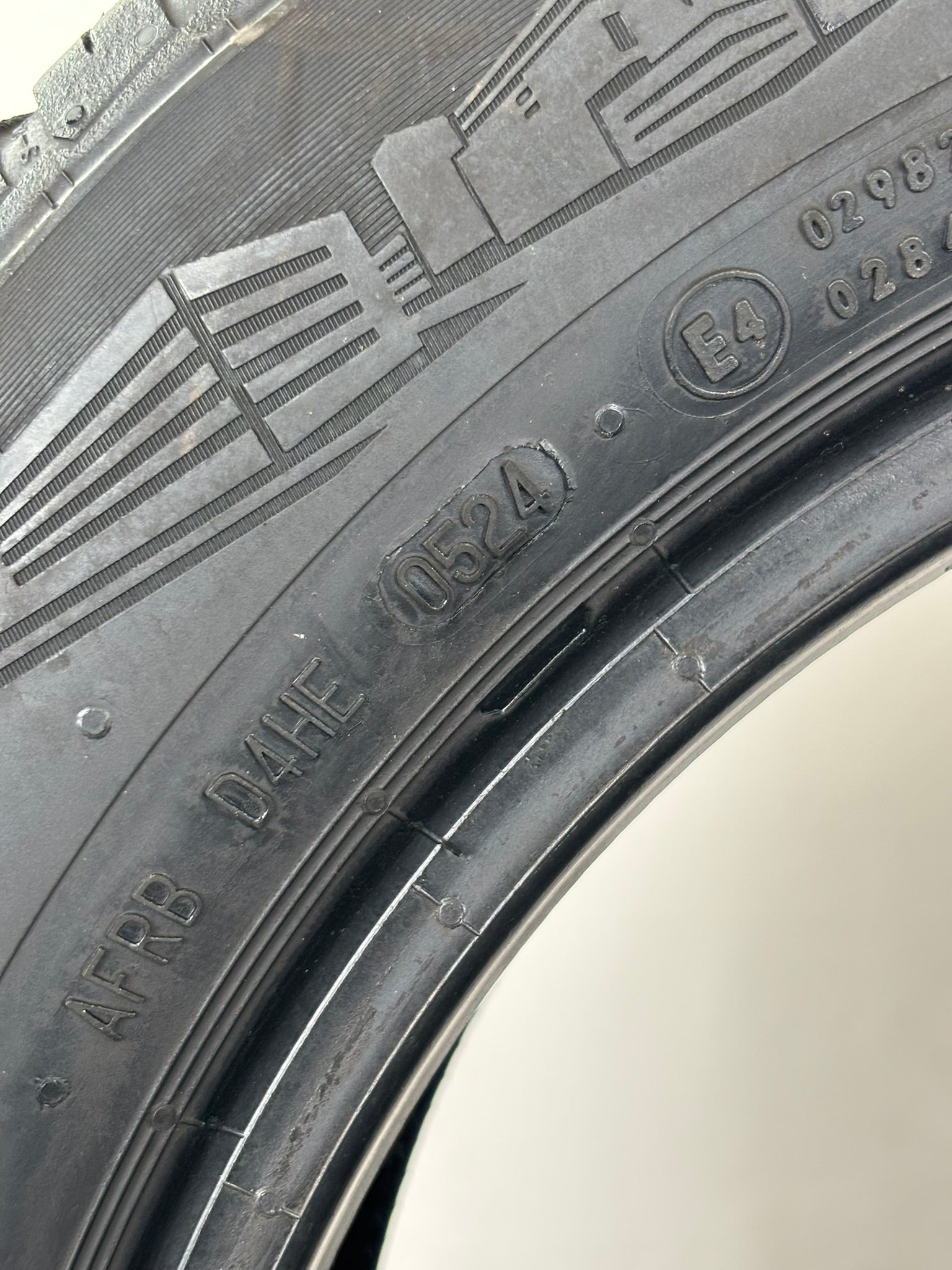 195/60 R15 92V XL Continental All Season Contact