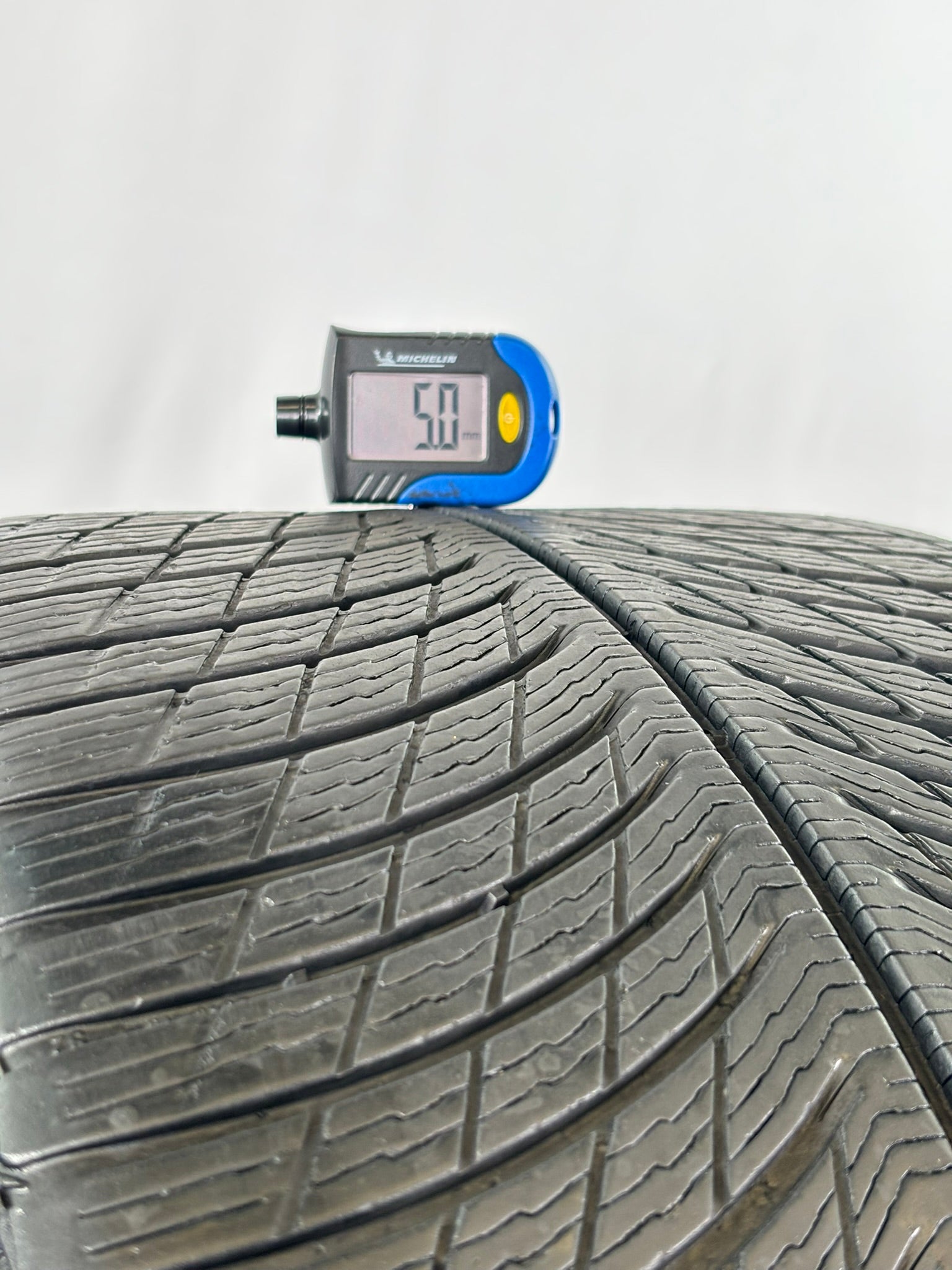 285/30 R22 101W XL Michelin Pilot Alpin5