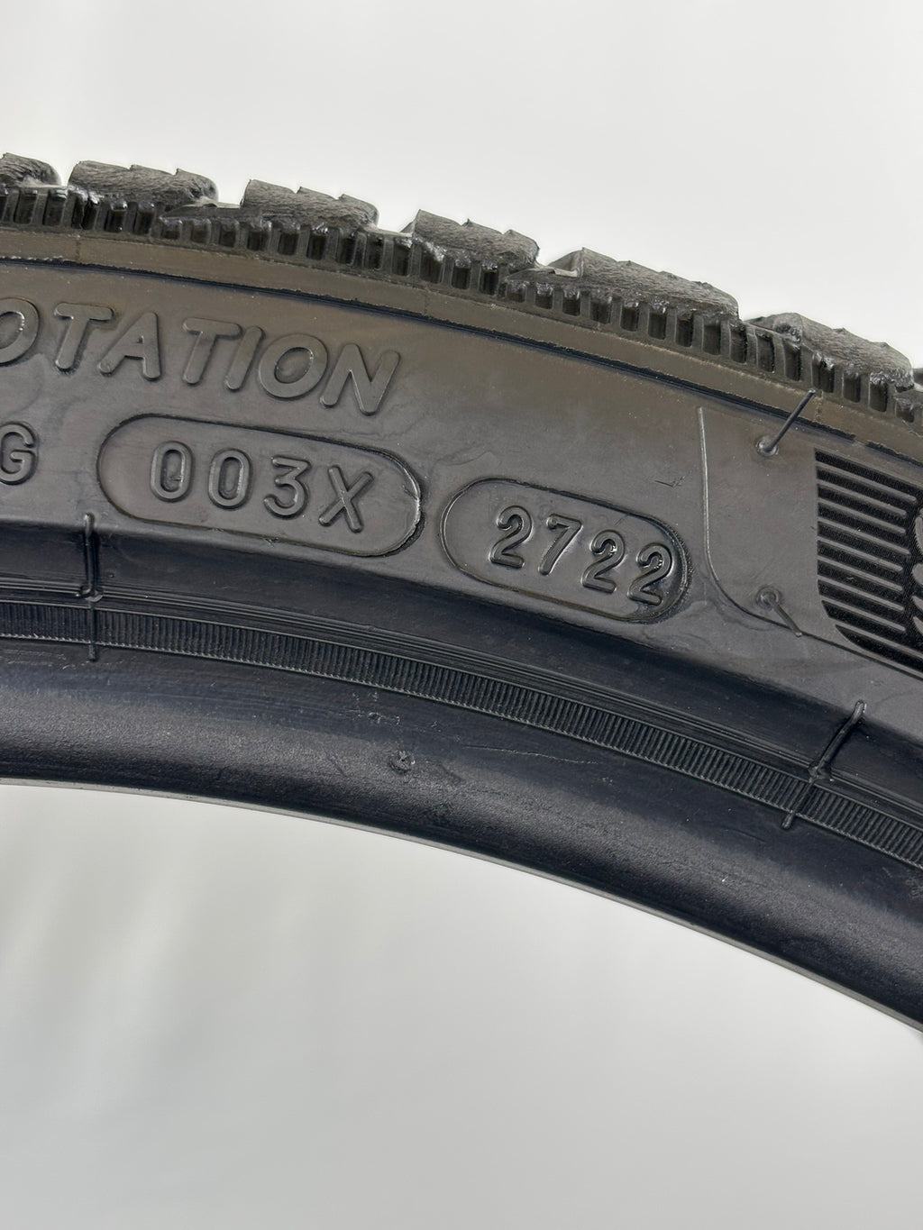 285/30 R22 101W XL Michelin Pilot Alpin5