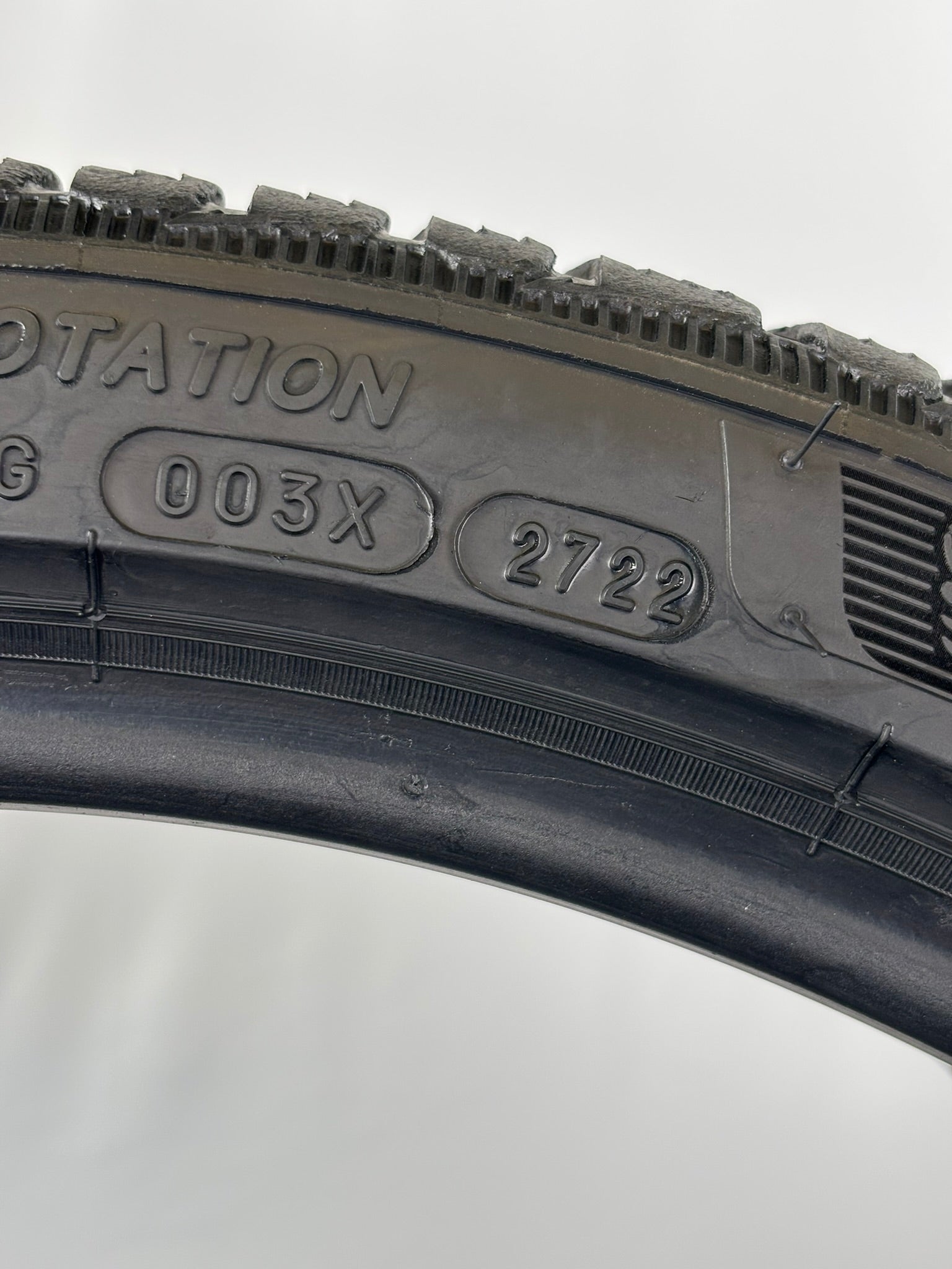 285/30 R22 101W XL Michelin Pilot Alpin5