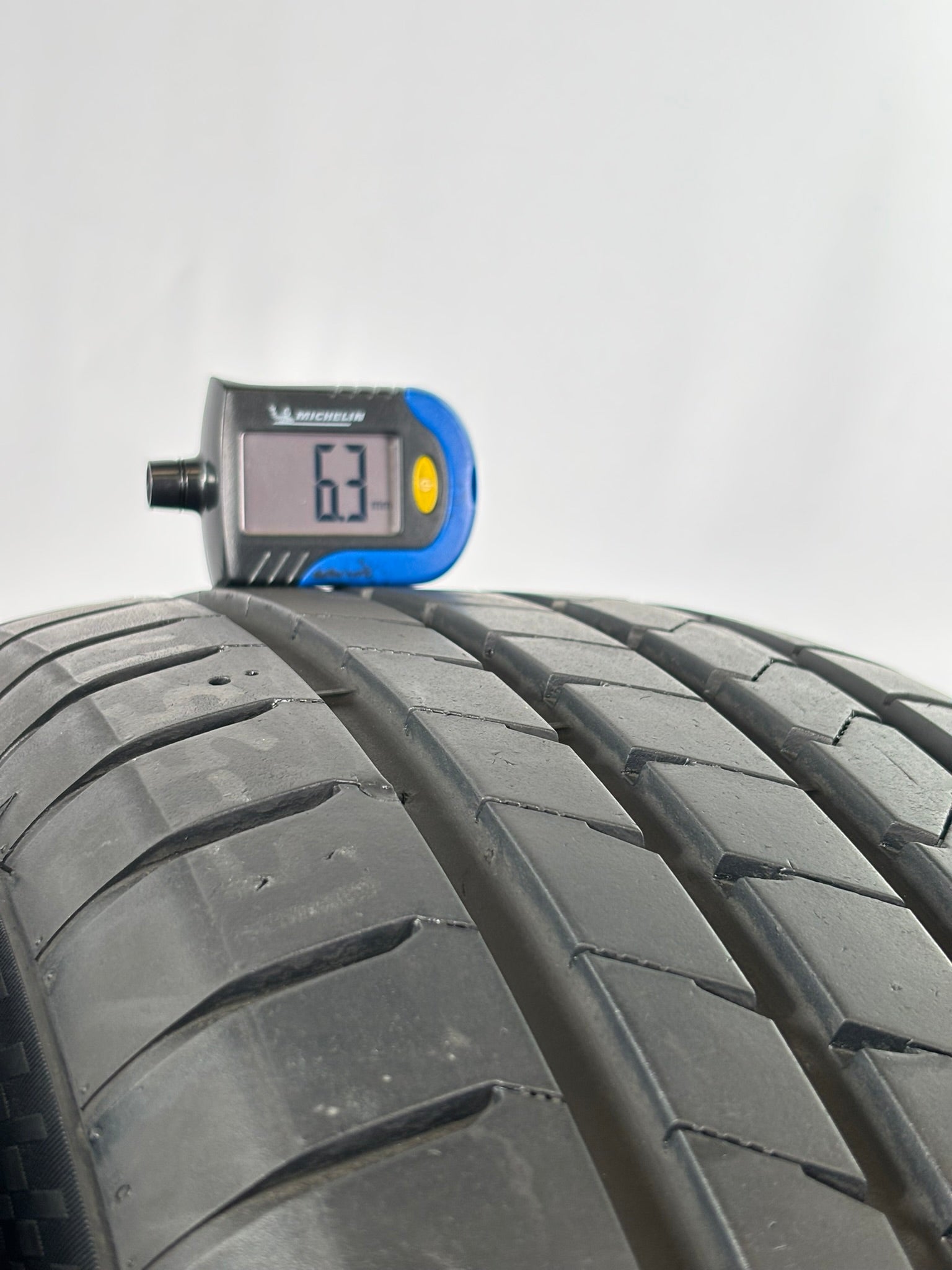 215/55 R17 98W XL Hifly Hf-828 M+S