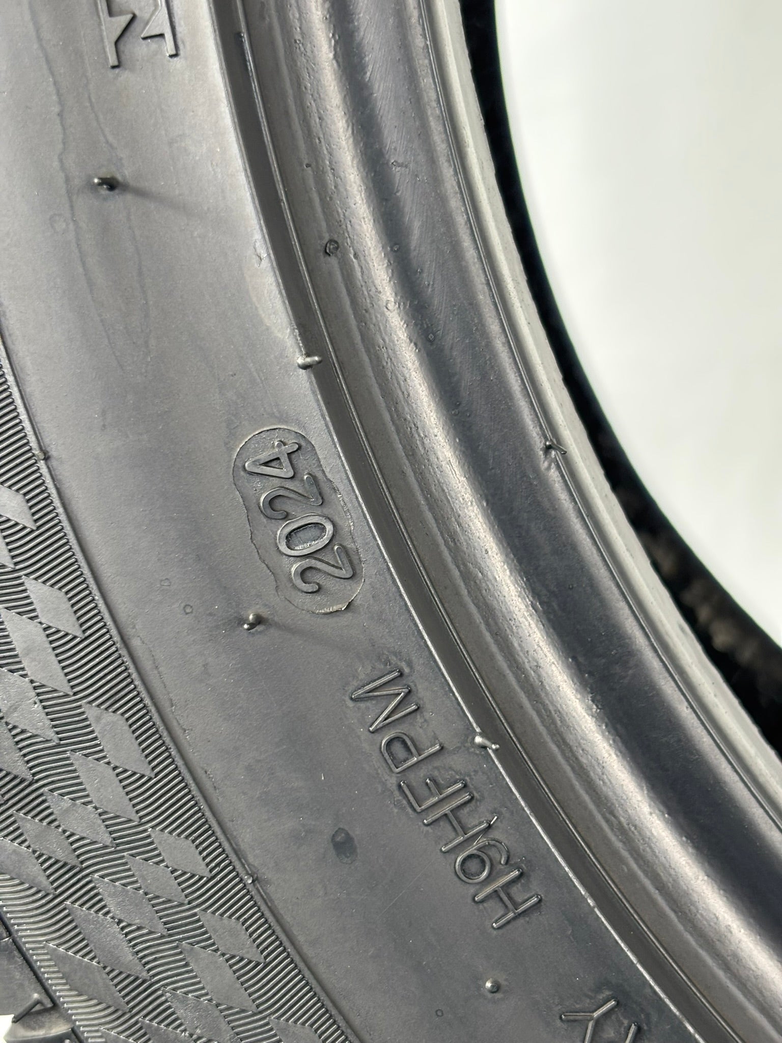 215/55 R17 98W XL Hifly Hf-828 M+S