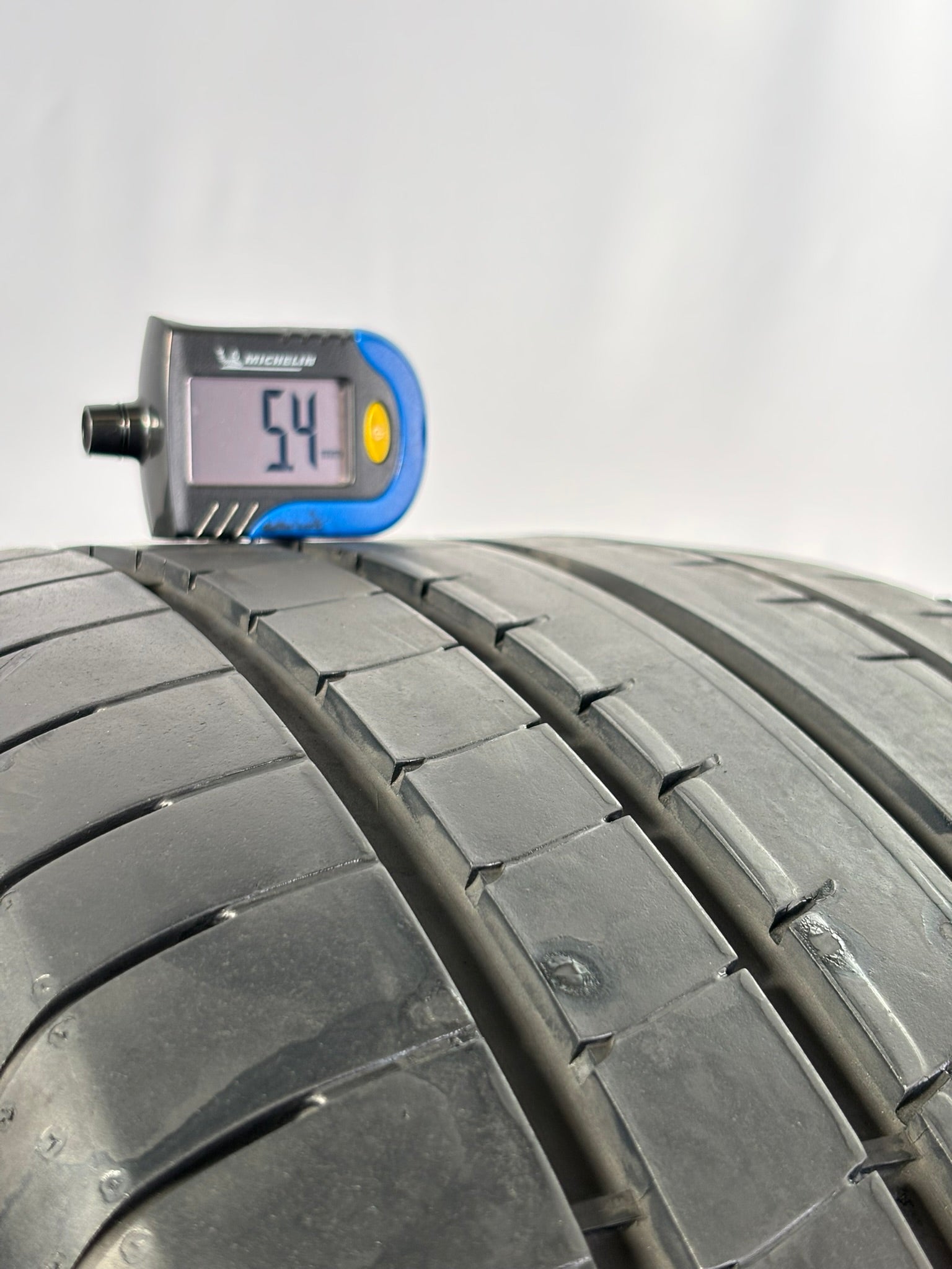 255/40 R18 95Y Good Year Eagle F1 RFT