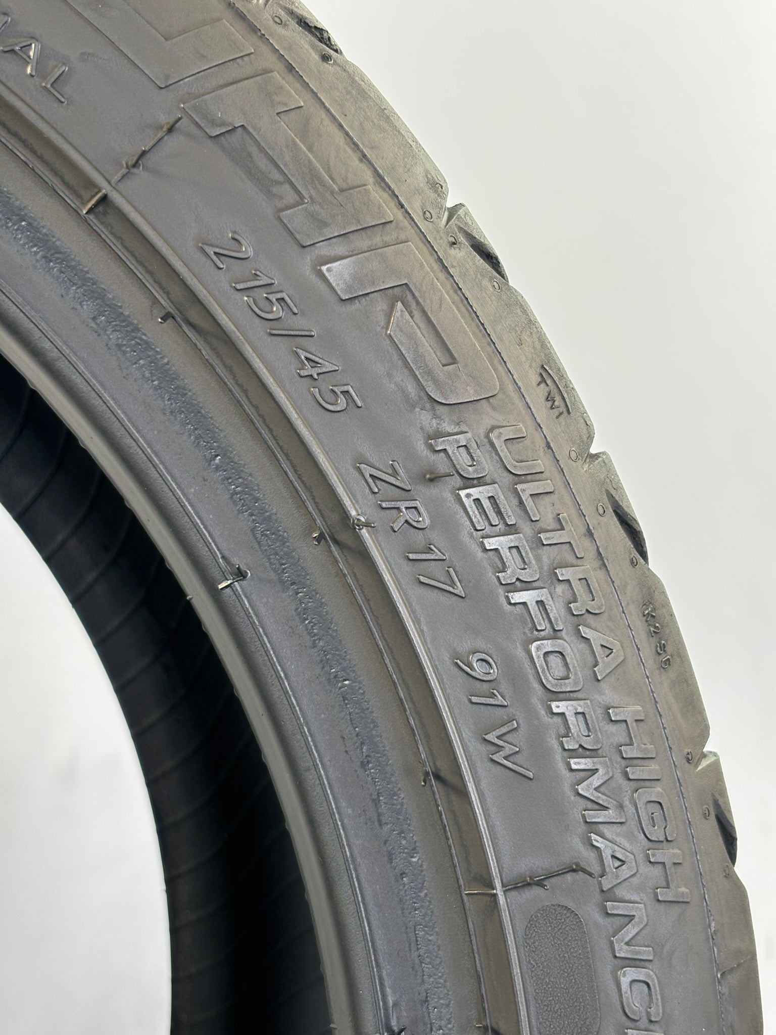 215/45 R17 91W XL Riken Uhp