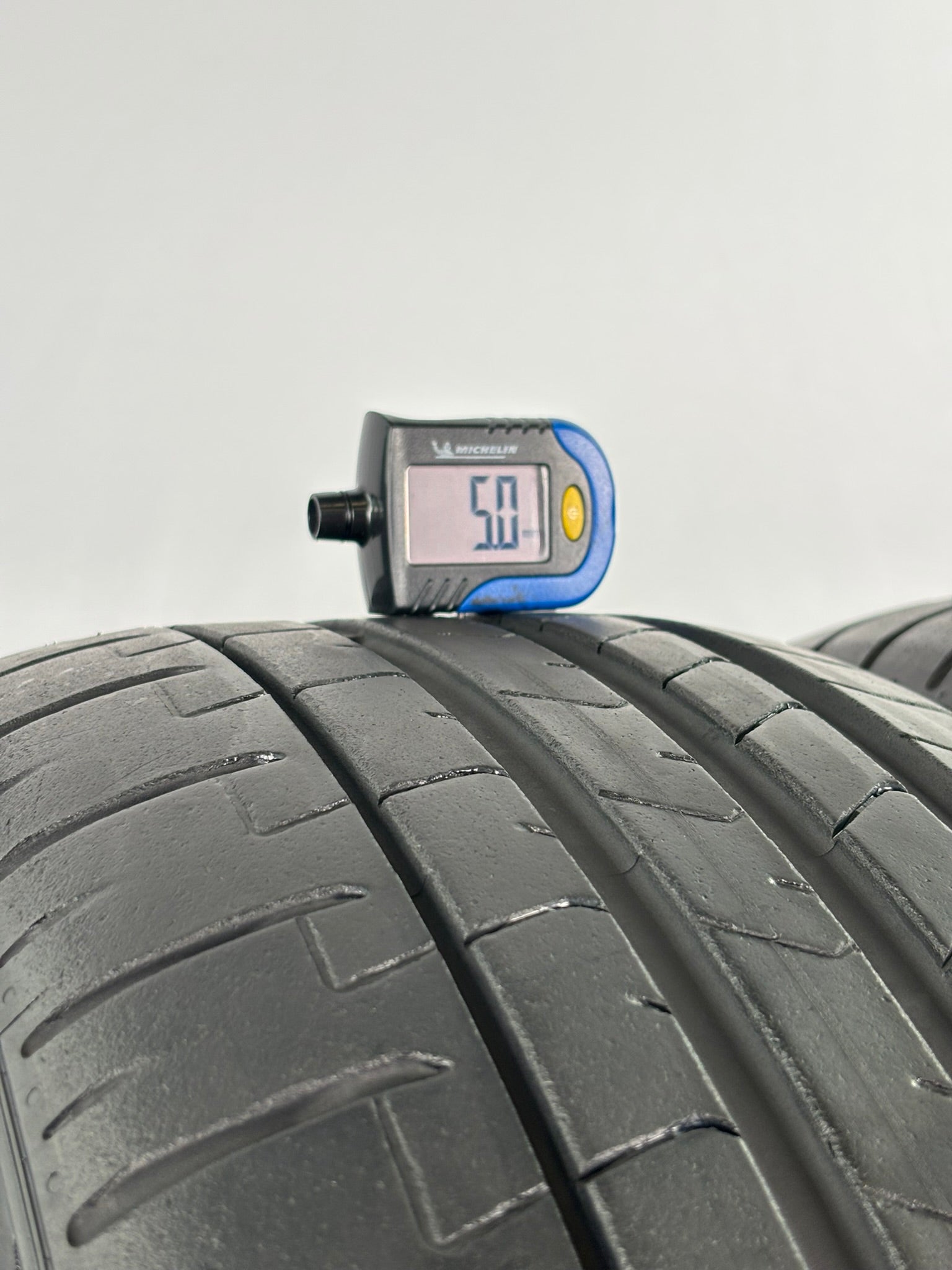 225/40 R19 93Y Pirelli P-Zero MO-S