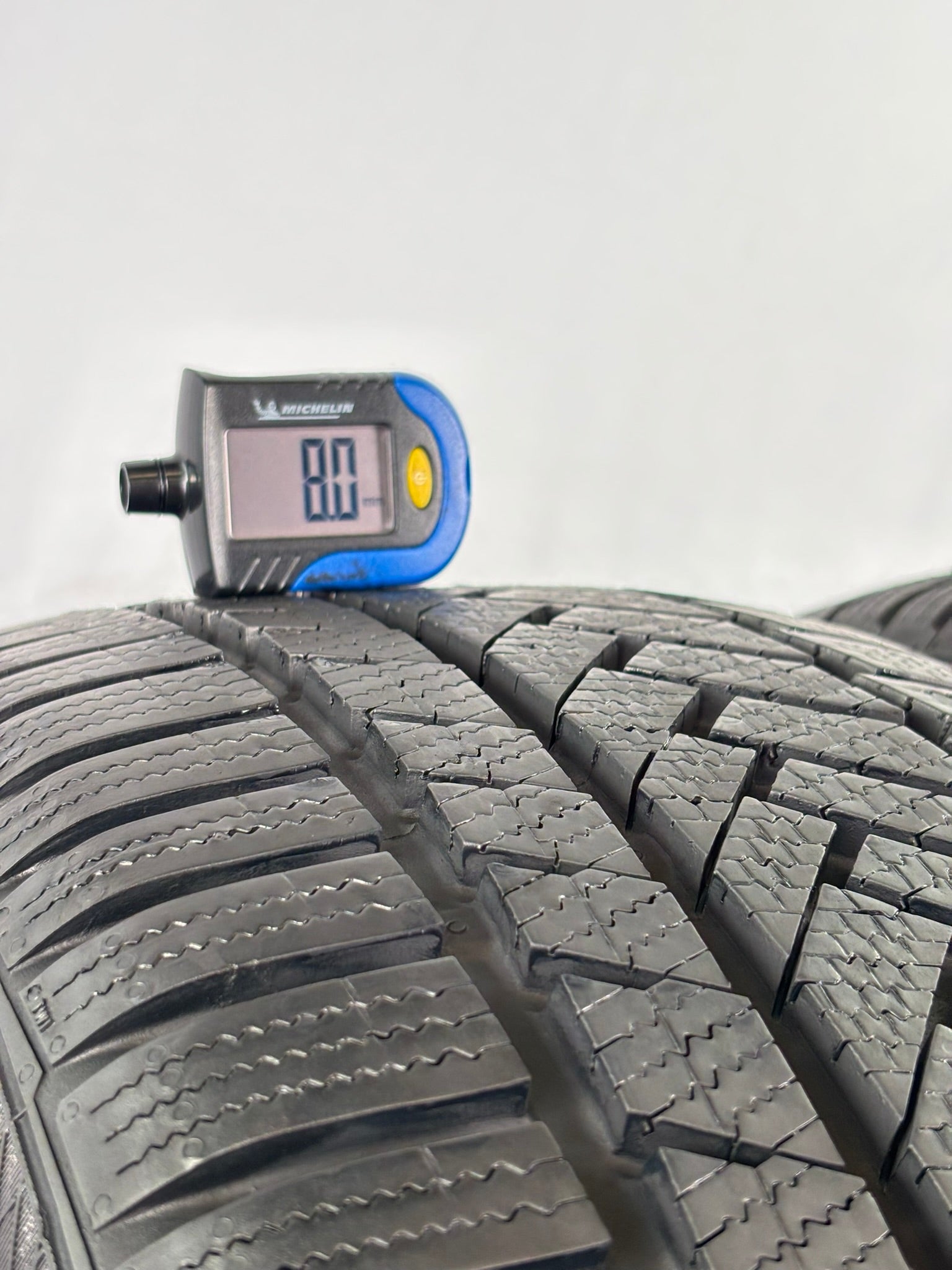 235/45 R17 94H Continental WinterContact