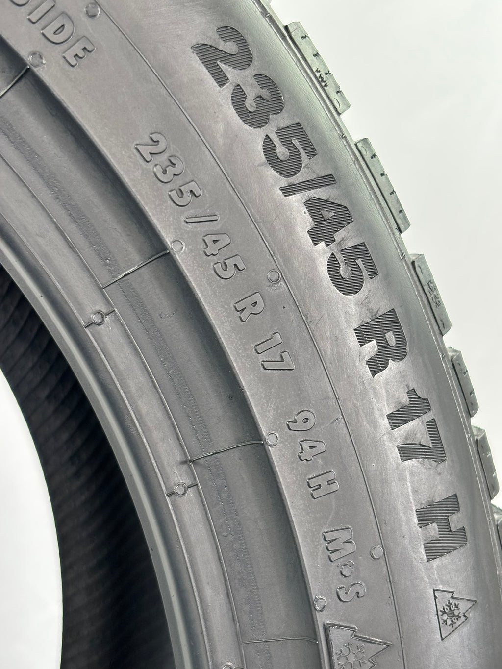 235/45 R17 94H Continental WinterContact