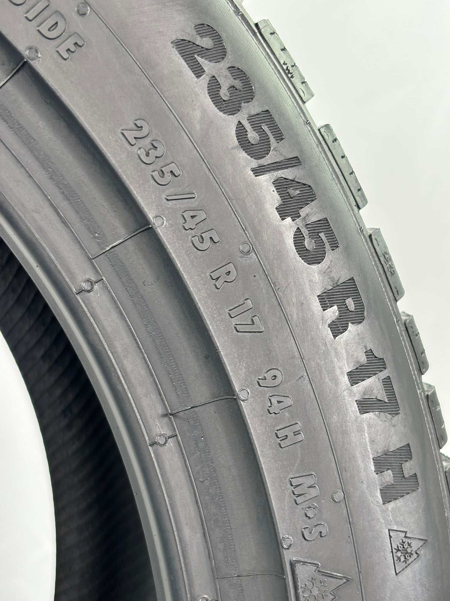 235/45 R17 94H Continental WinterContact