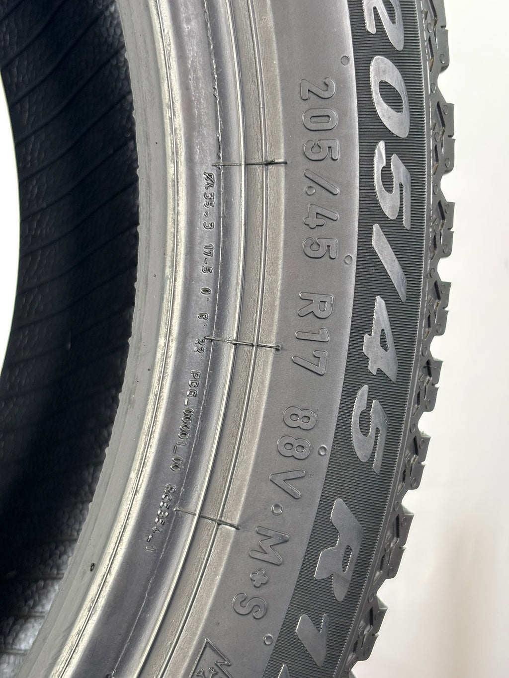 205/45 R17 88V Pirelli All Season Cinturato
