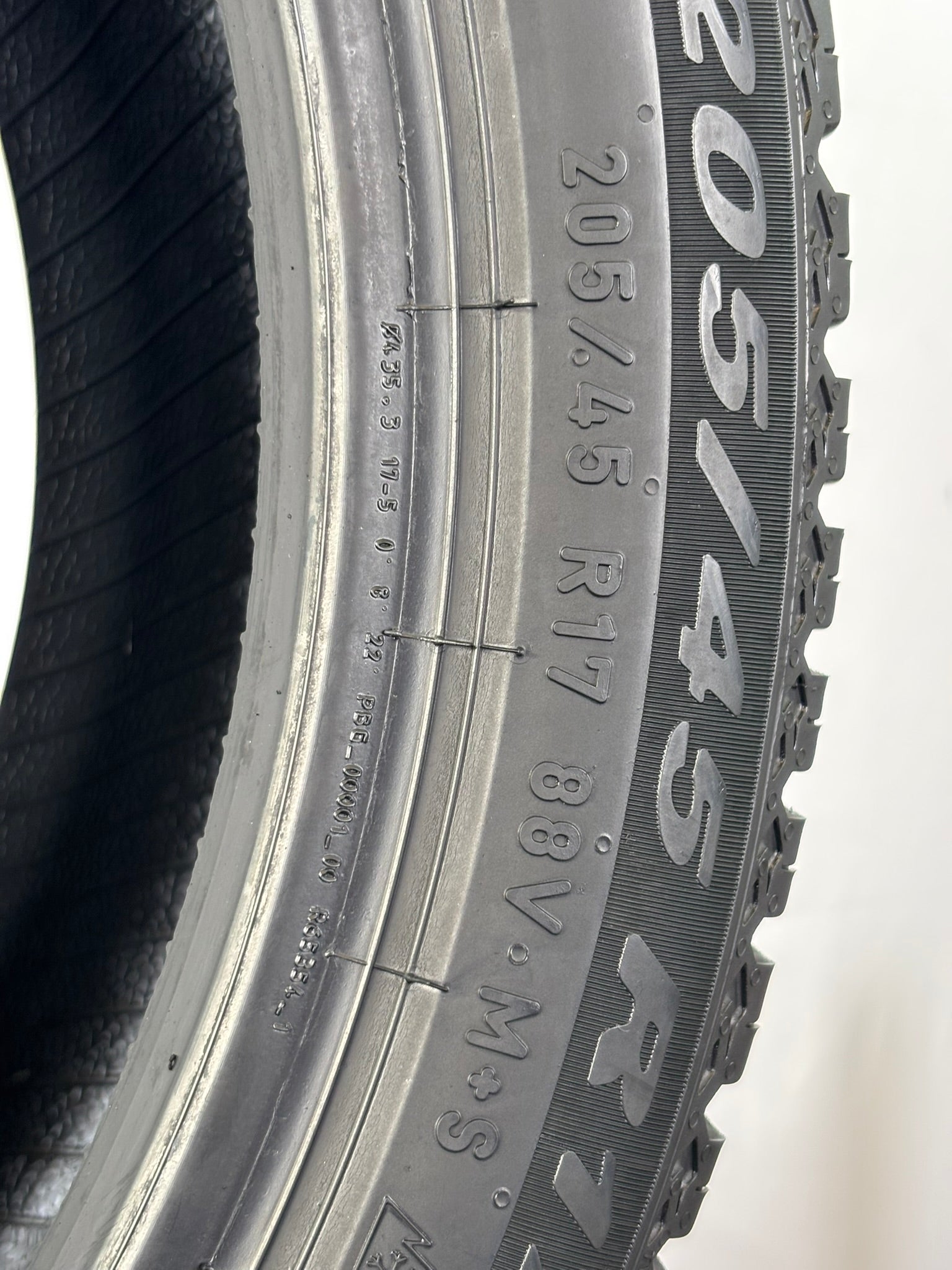 205/45 R17 88V Pirelli All Season Cinturato