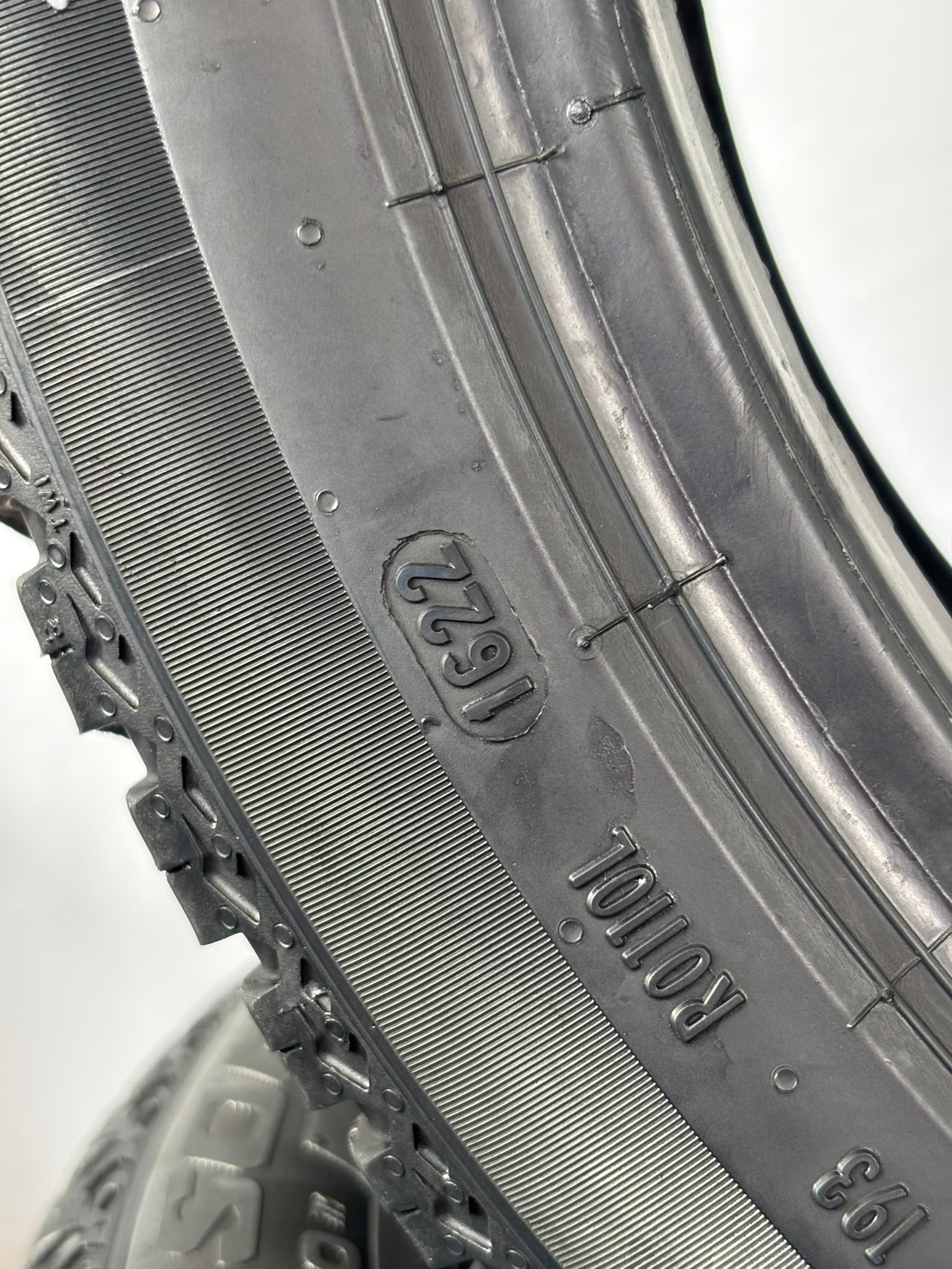 205/45 R17 88V Pirelli All Season Cinturato