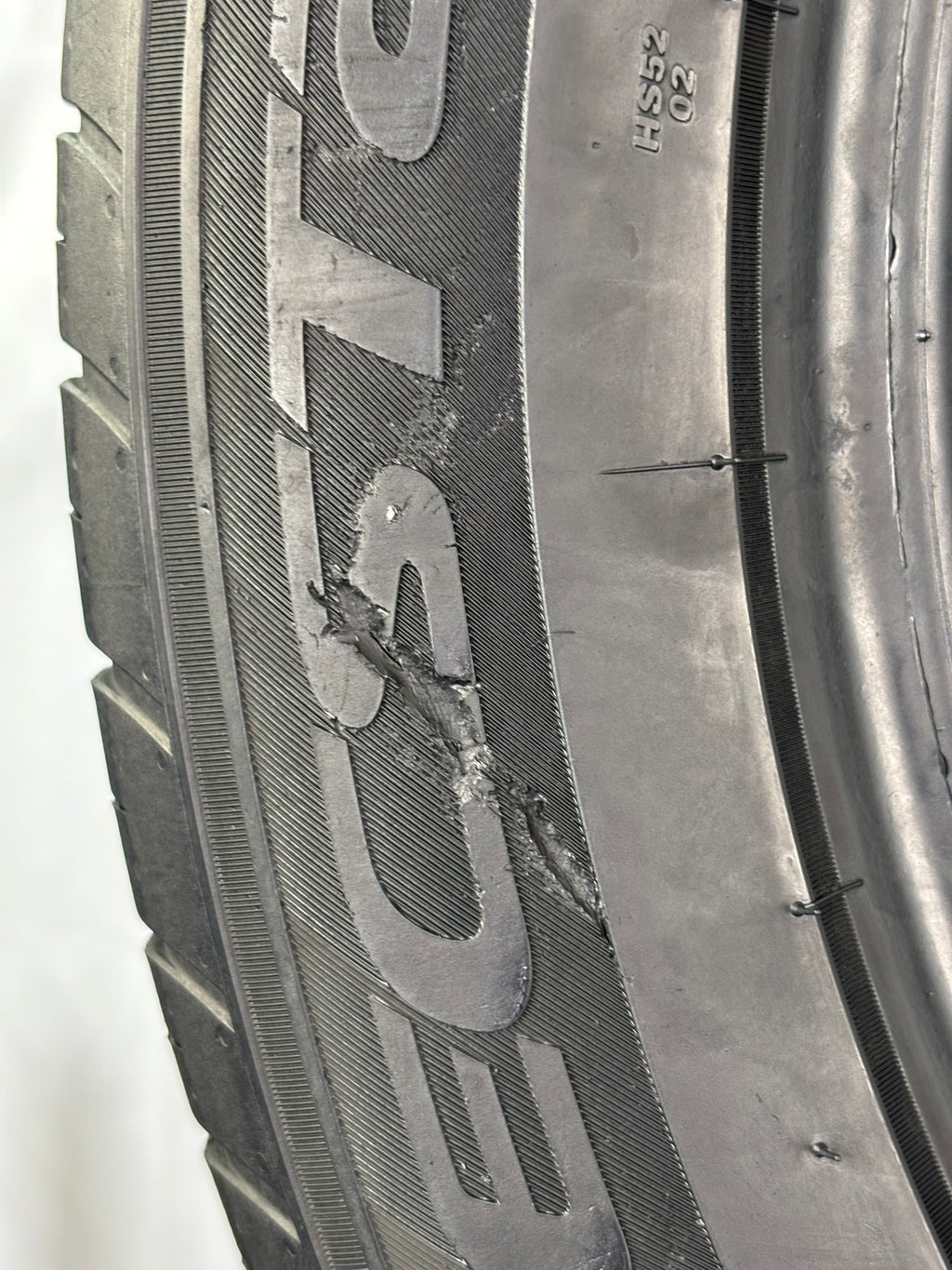 225/55 R18 102W Kumho Ecsta