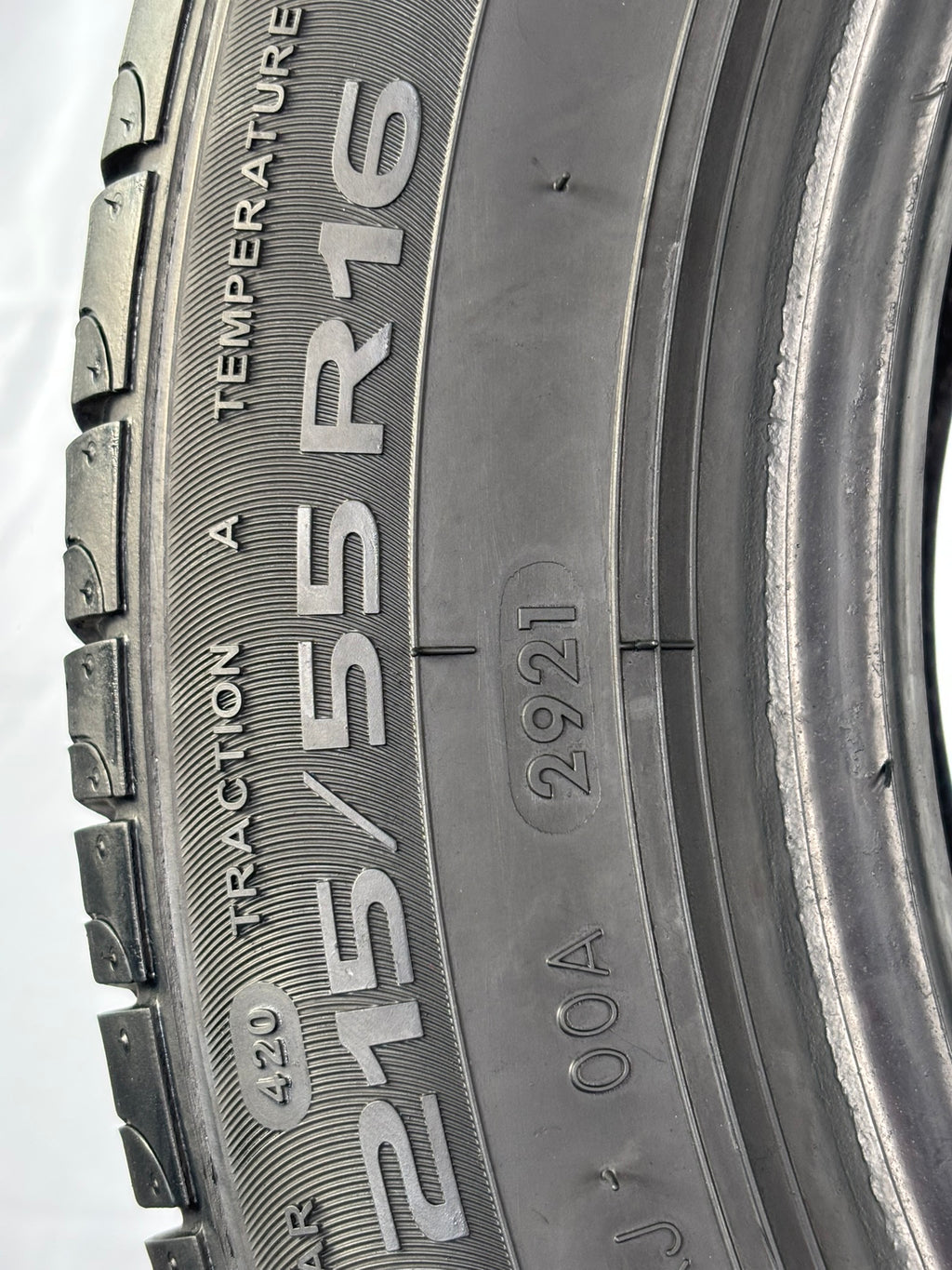 215/55 R16 93V Gt Radial Champiro Fe1