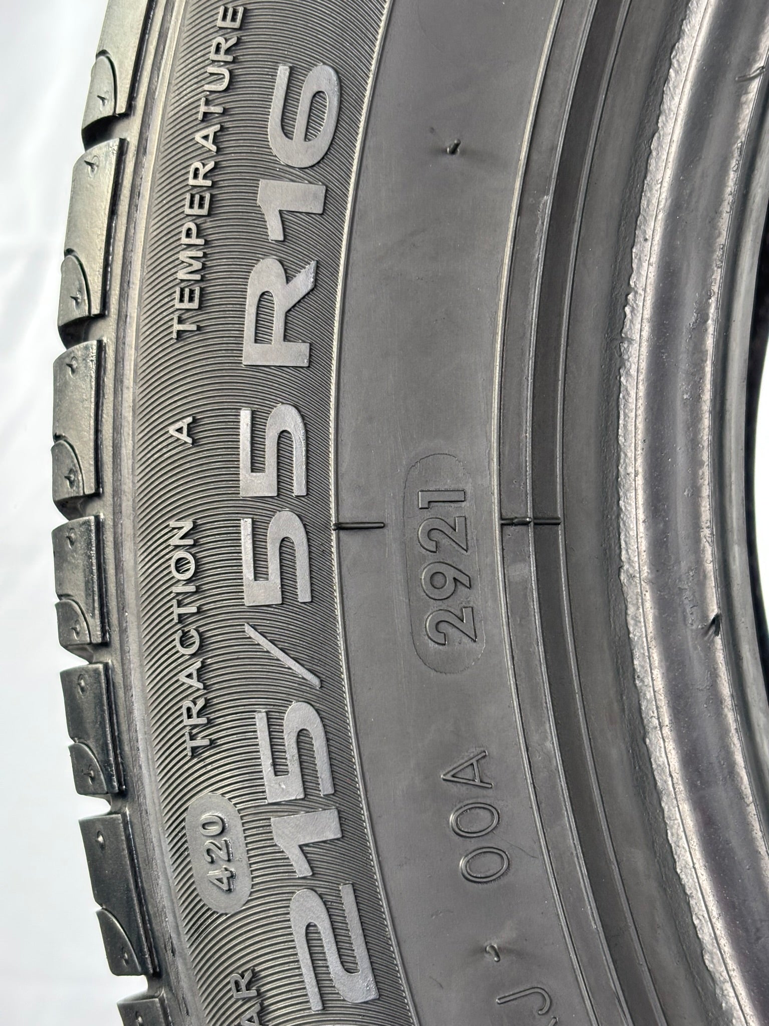215/55 R16 93V Gt Radial Champiro Fe1