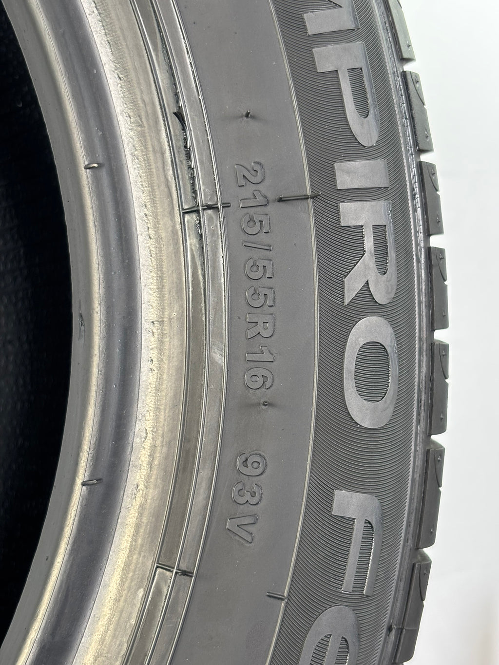 215/55 R16 93V Gt Radial Champiro Fe1